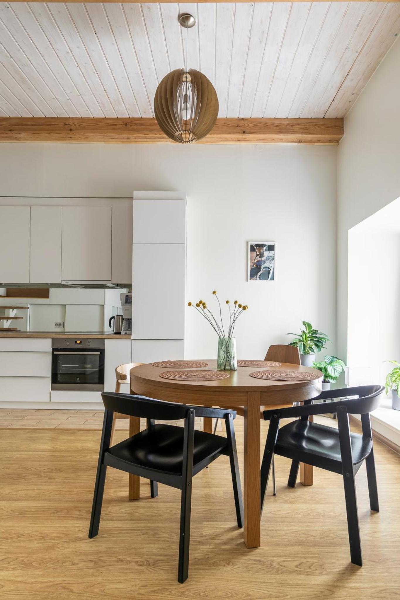 Cozy studio apartment central