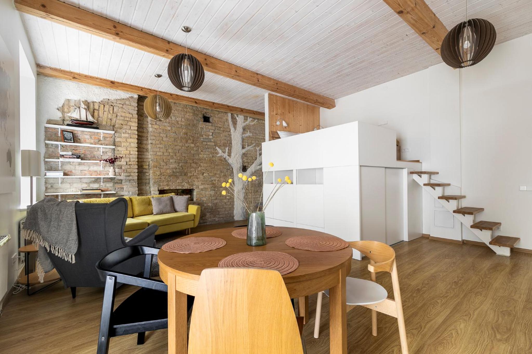 Cozy studio apartment central