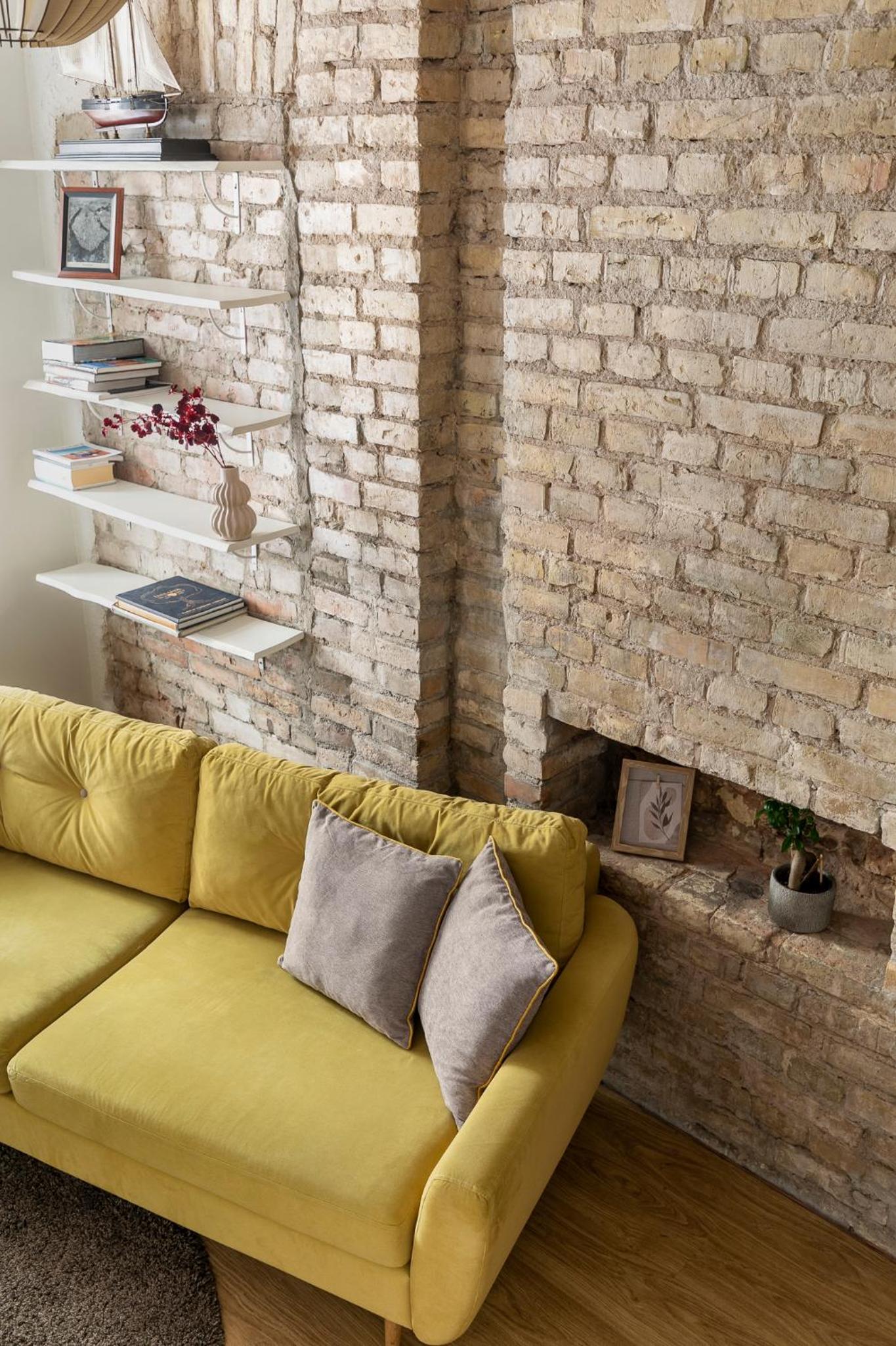 Cozy studio apartment central