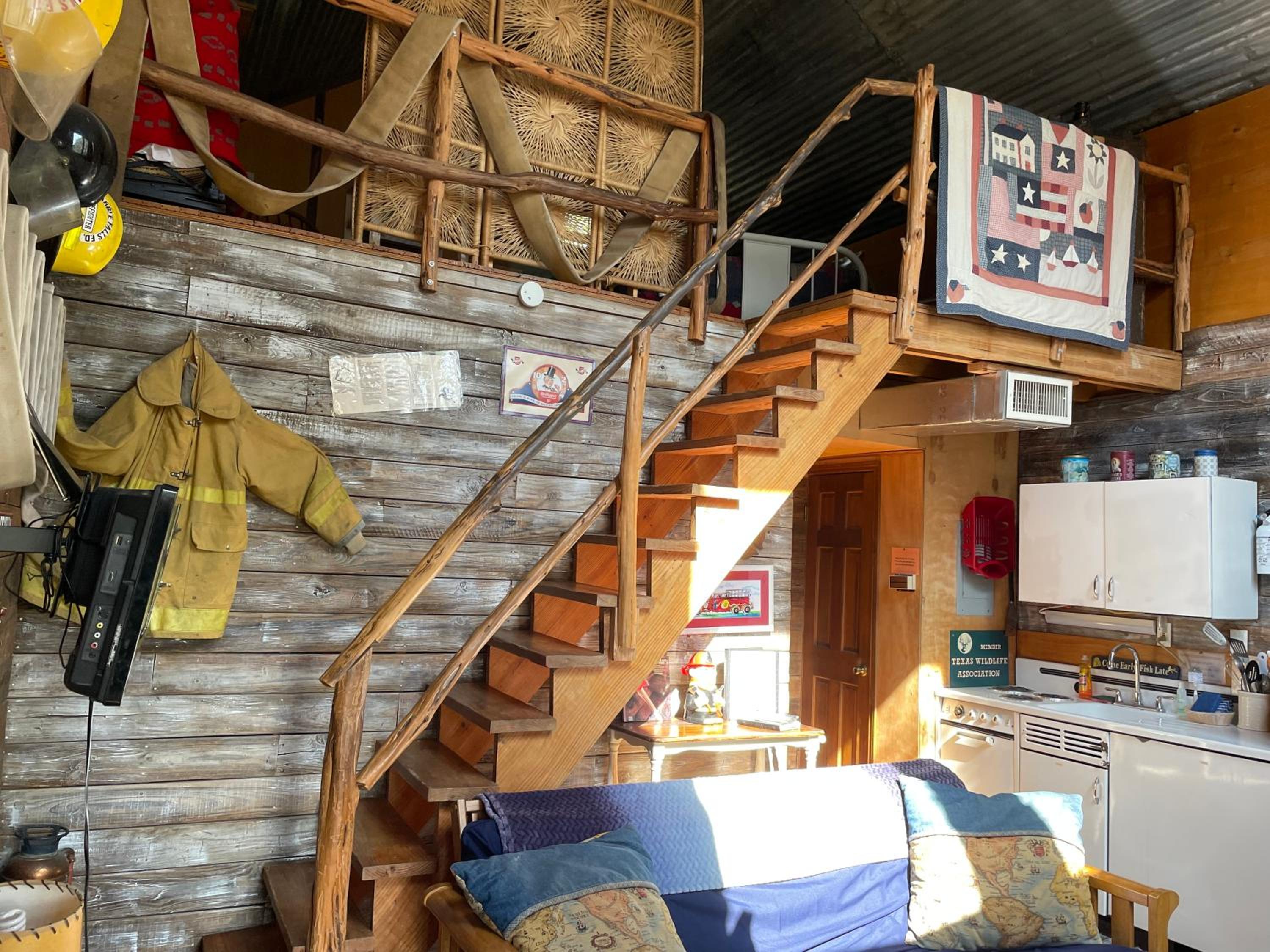 Marble Falls Vacations - The Firehouse at Creekside Camp Cabins - Property Image 18