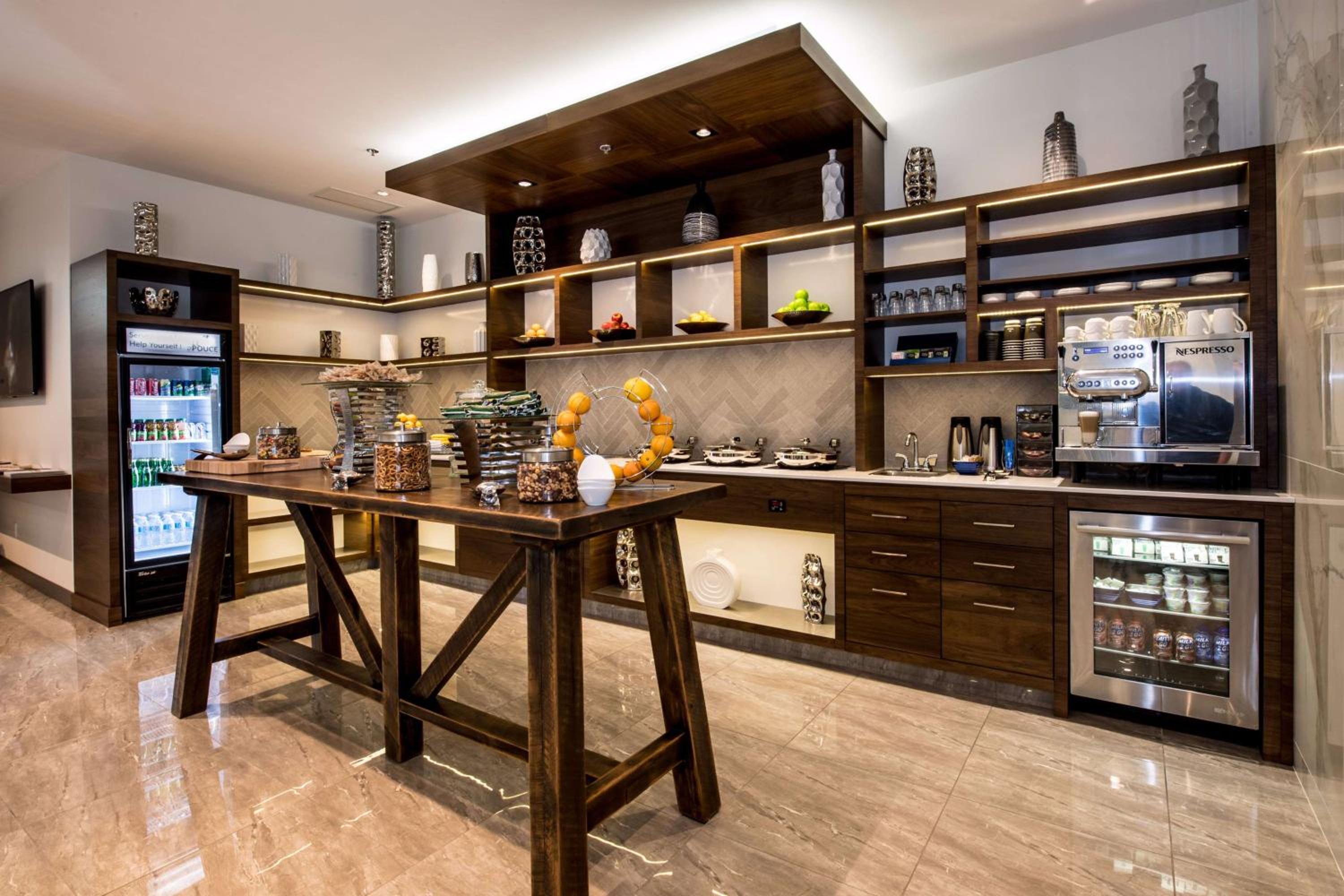 Montreal Vacations - Hilton Montreal/Laval - Property Image 2