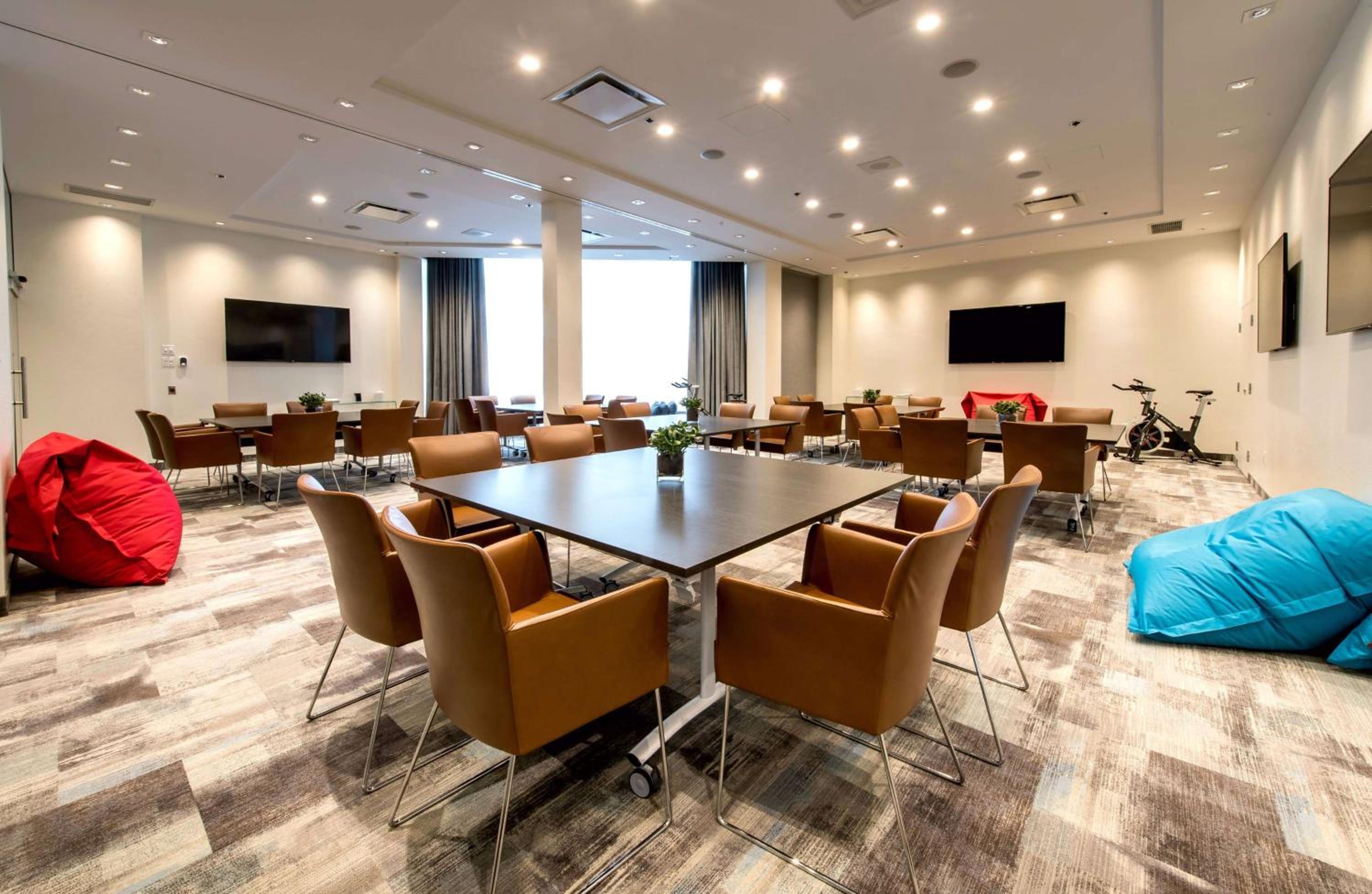 Montreal Vacations - Hilton Montreal/Laval - Property Image 4