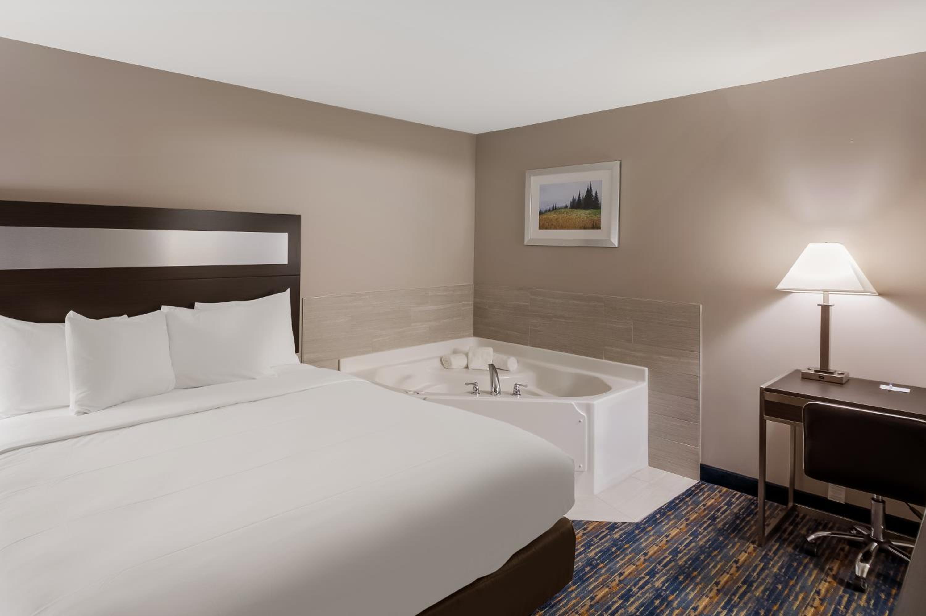 Americas Best Value Inn Farmington view 2