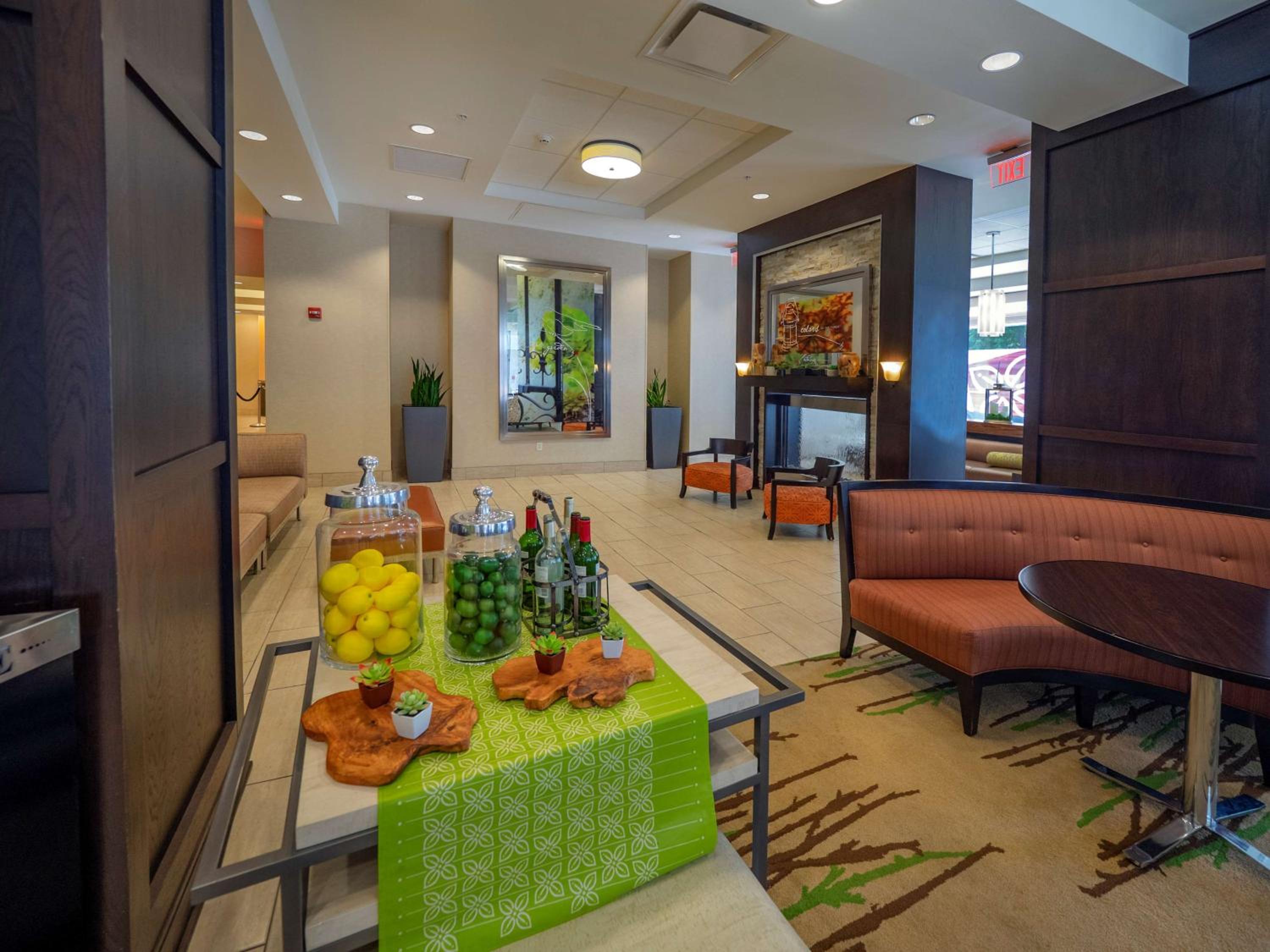 Buffalo Vacations - The Hilton Garden Inn Buffalo-Downtown - Property Image 3