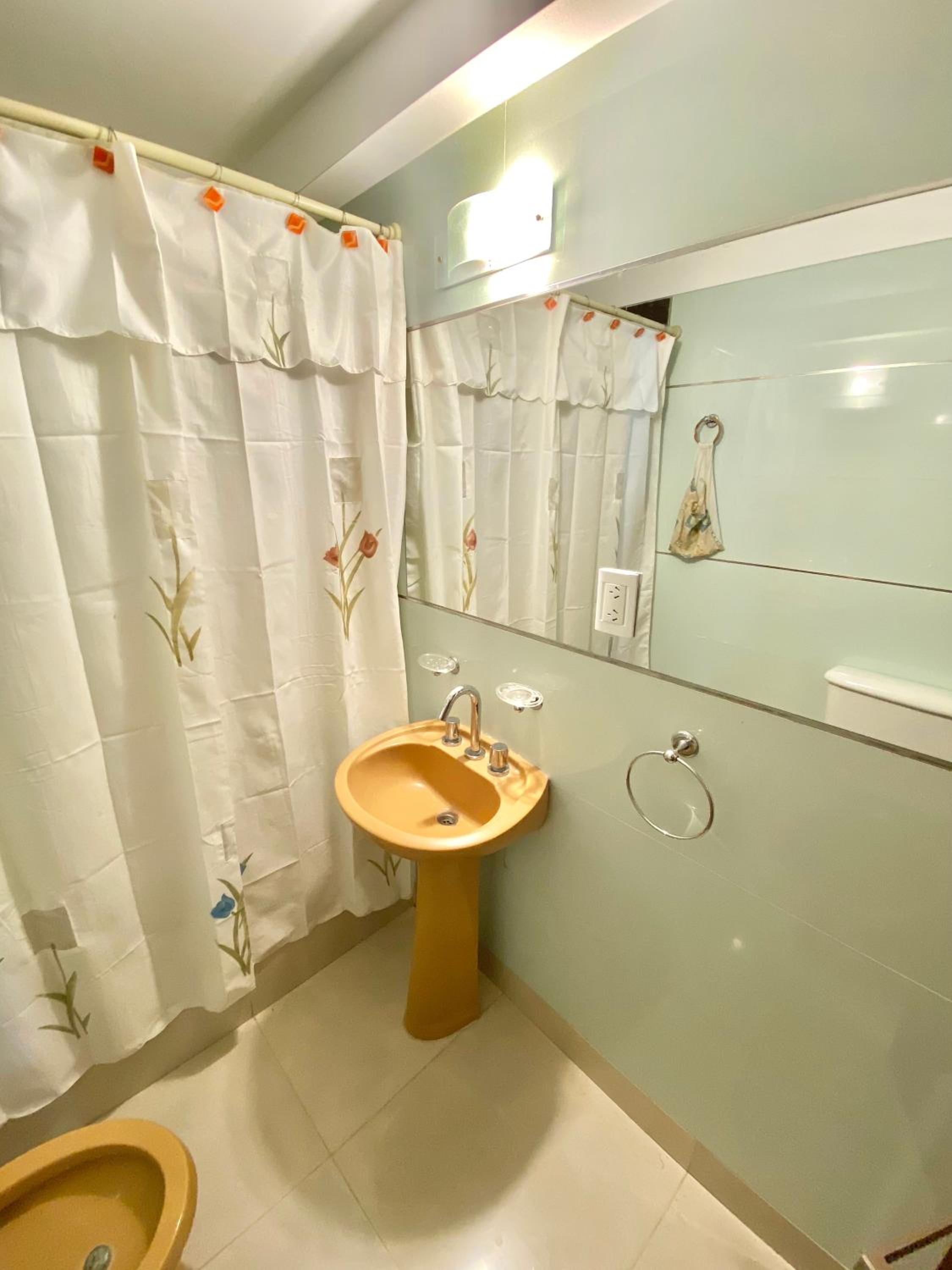 Moderno monoambiente con vista al mar zona centro