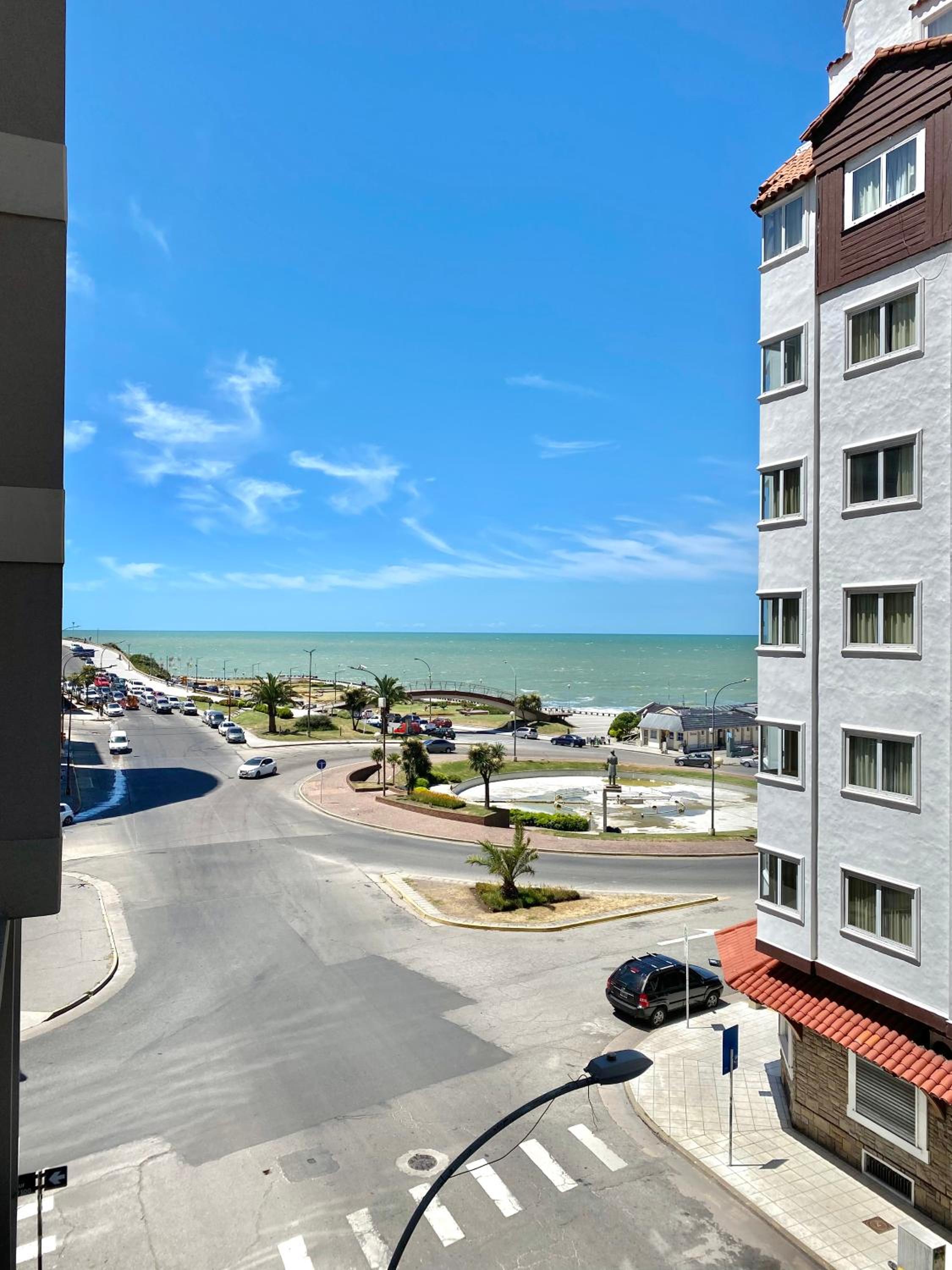 Moderno monoambiente con vista al mar zona centro