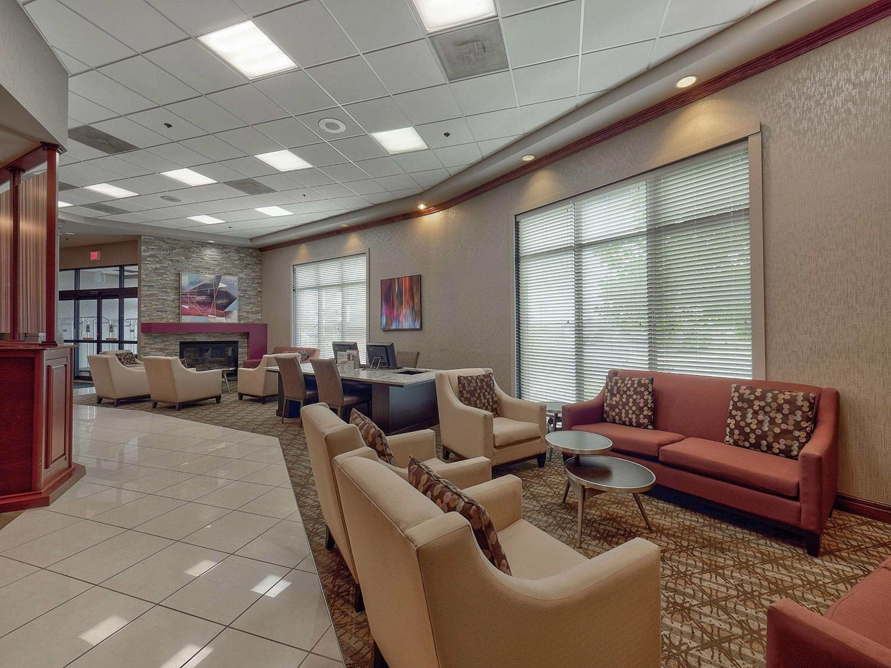 Bloomington Vacations - DoubleTree by Hilton Bloomington - Property Image 3
