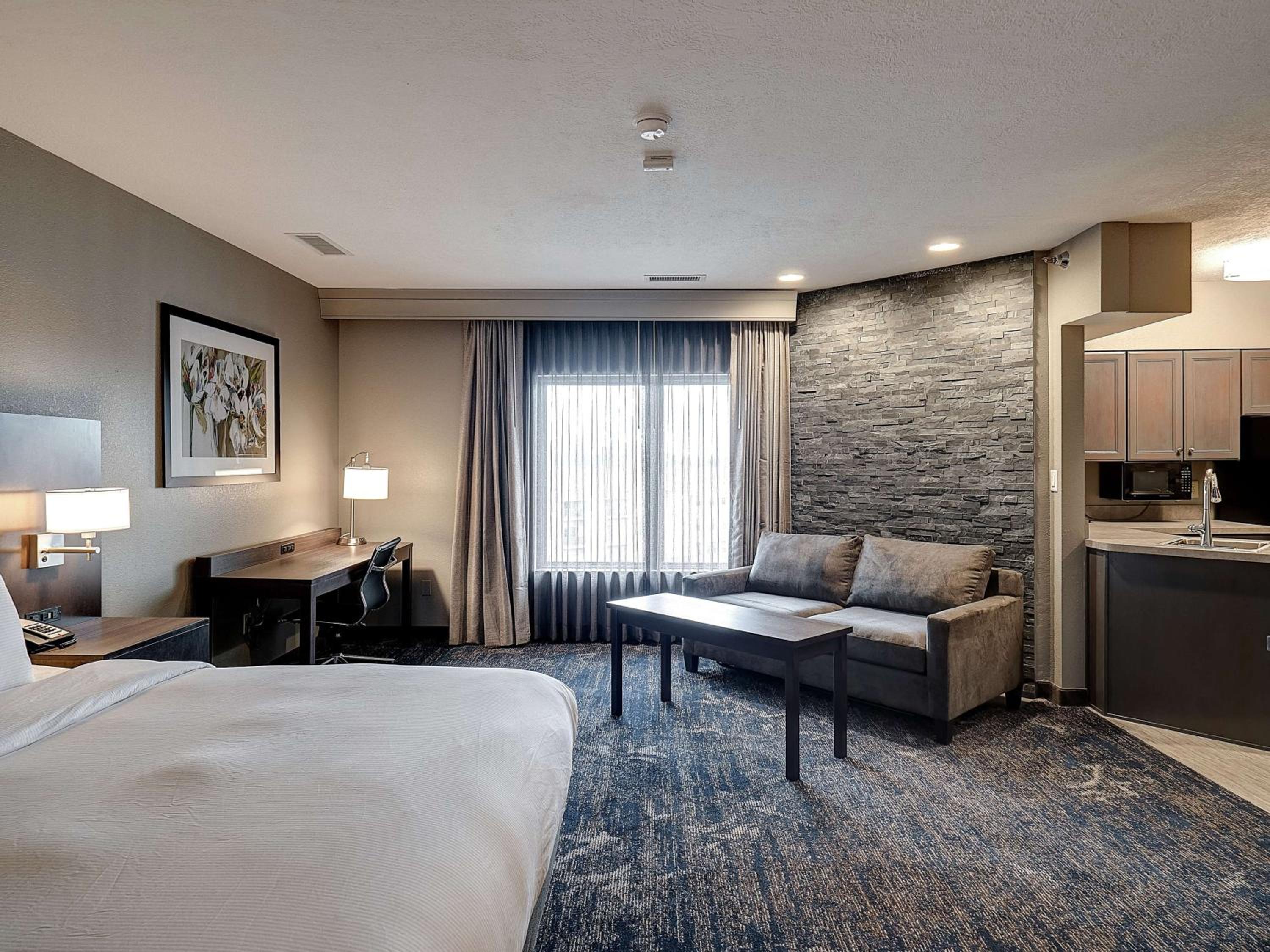 Bloomington Vacations - DoubleTree by Hilton Bloomington - Property Image 62