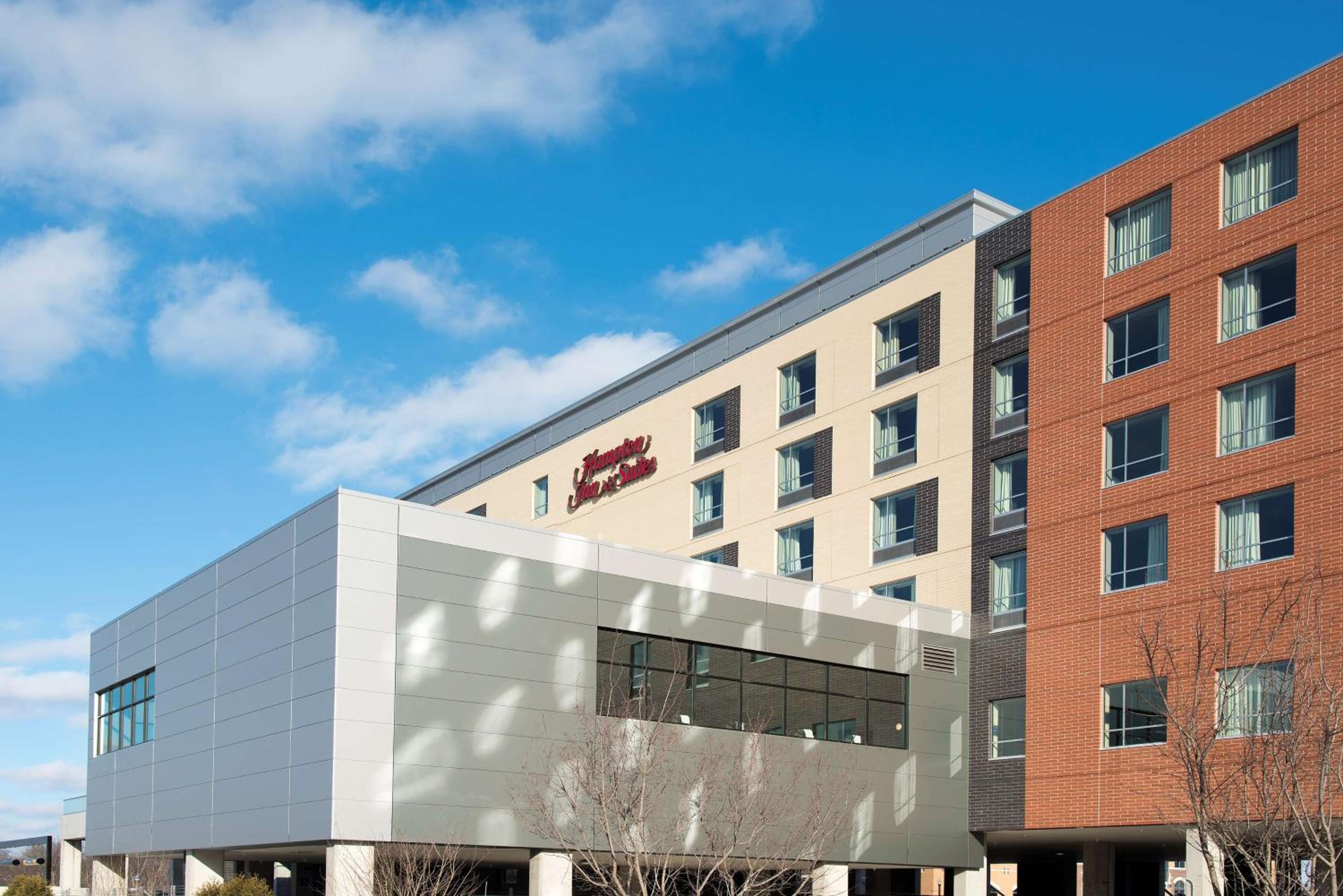 Hotel Hampton Inn & Suites Grand Rapids Downtown - Image 1