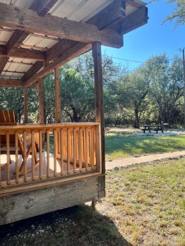 Nueces River Cabins-Oak Cabin
