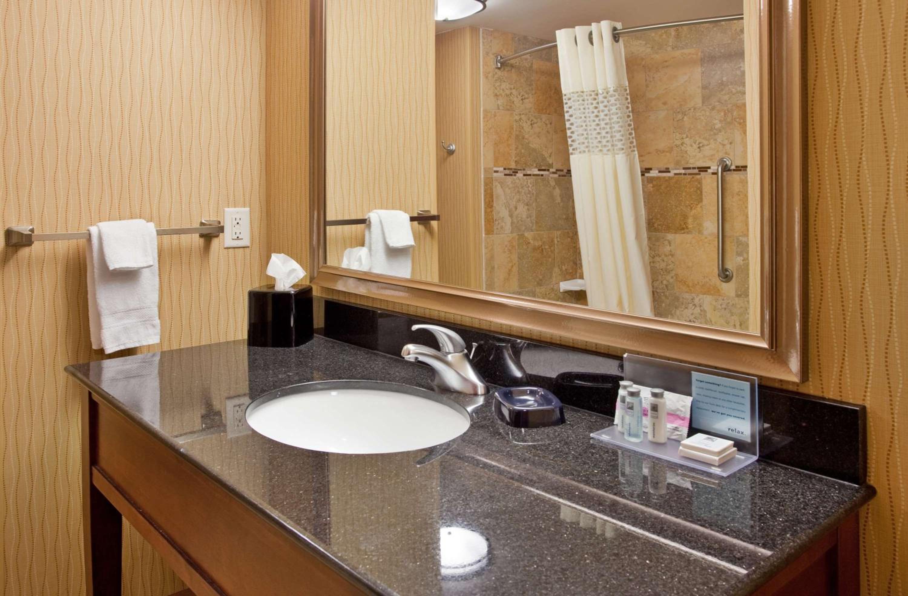 Dickinson Vacations - Hampton Inn  Suites Dickinson ND - Property Image 26