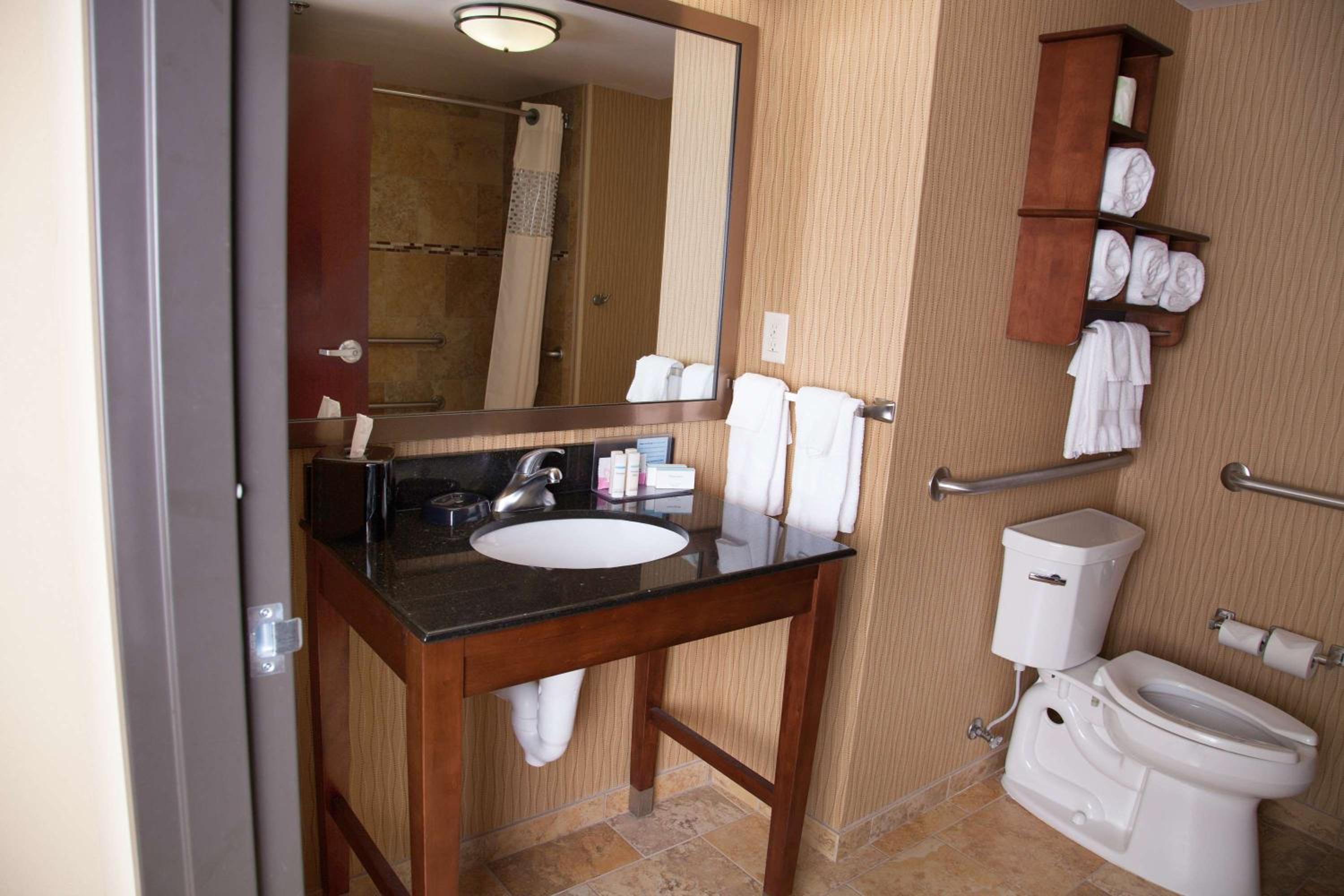 Dickinson Vacations - Hampton Inn  Suites Dickinson ND - Property Image 37