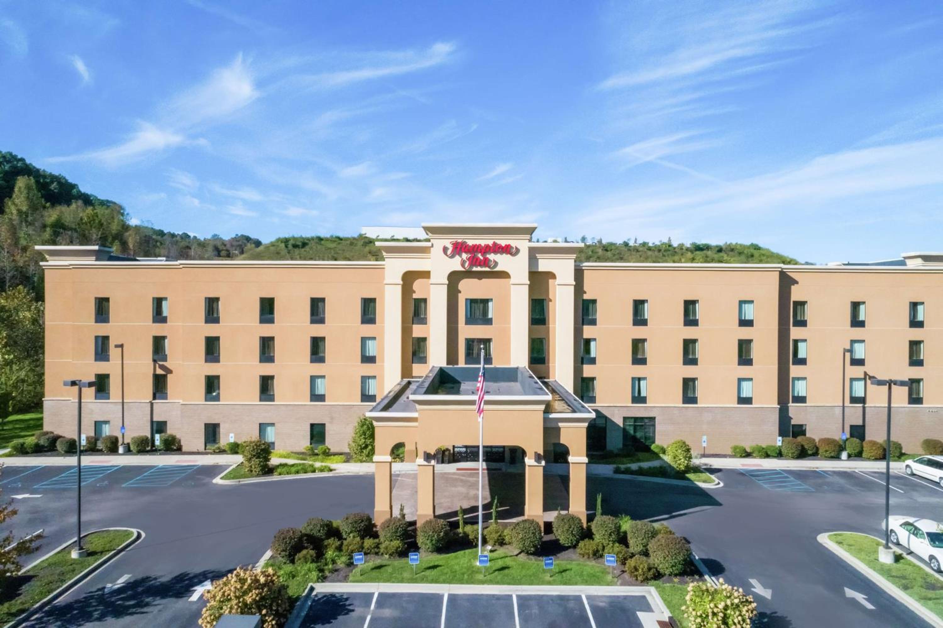 Huntington Vacations - Hampton Inn University Area, Huntington, Wv - Property Image 1