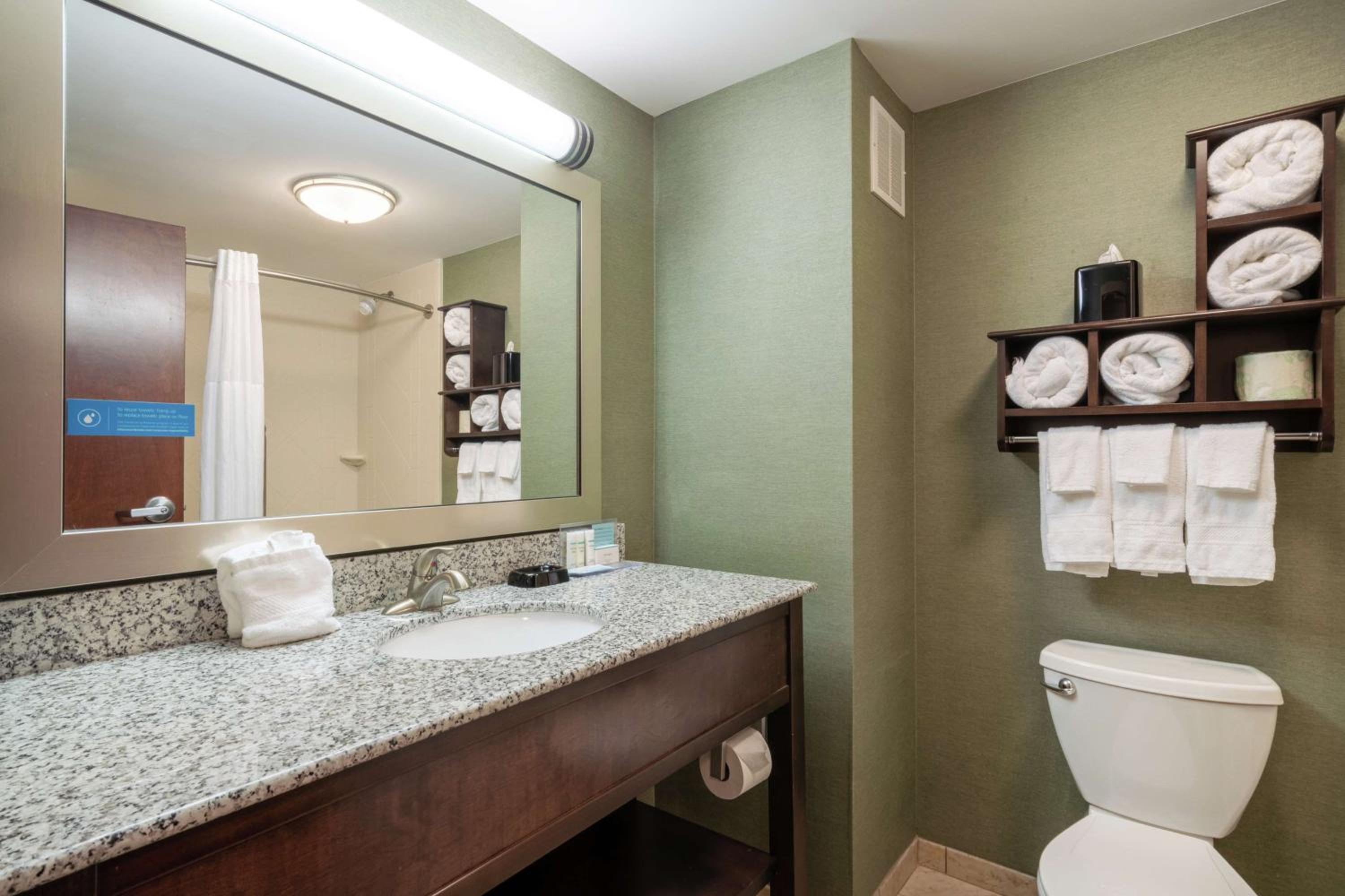 Huntington Vacations - Hampton Inn University Area, Huntington, Wv - Property Image 11
