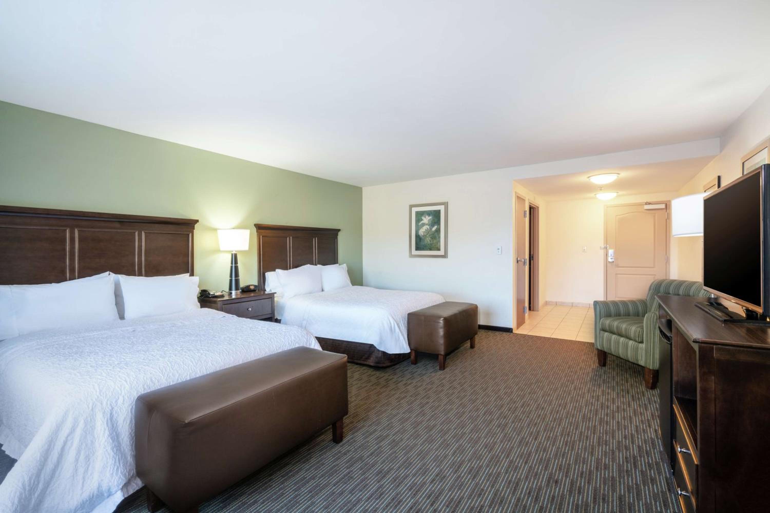 Huntington Vacations - Hampton Inn University Area, Huntington, Wv - Property Image 5