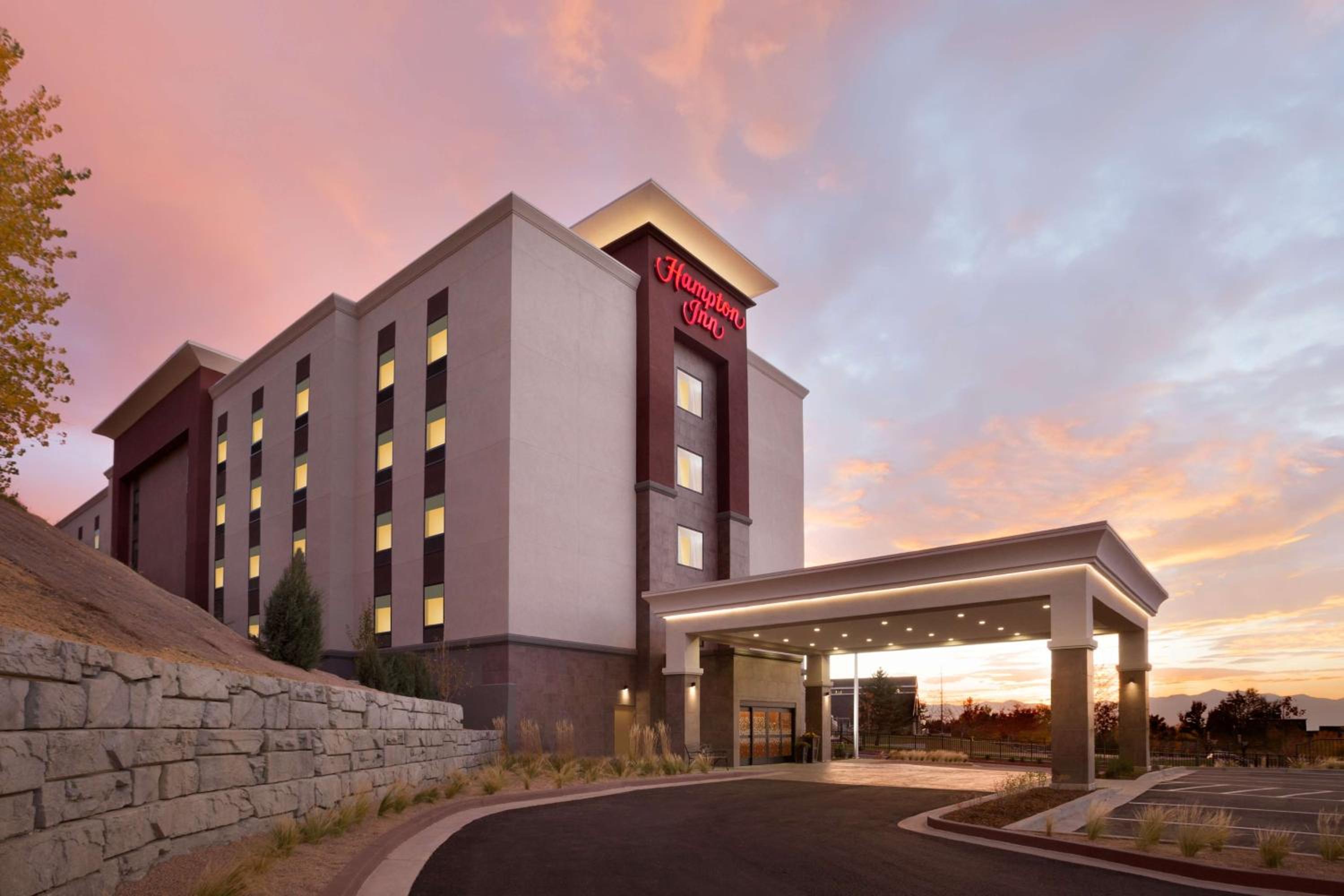 Hampton Inn Salt Lake City Cottonwood exterior, near UTA Bus stop to Solitude Mountain Resort and Brighton Ski Resort