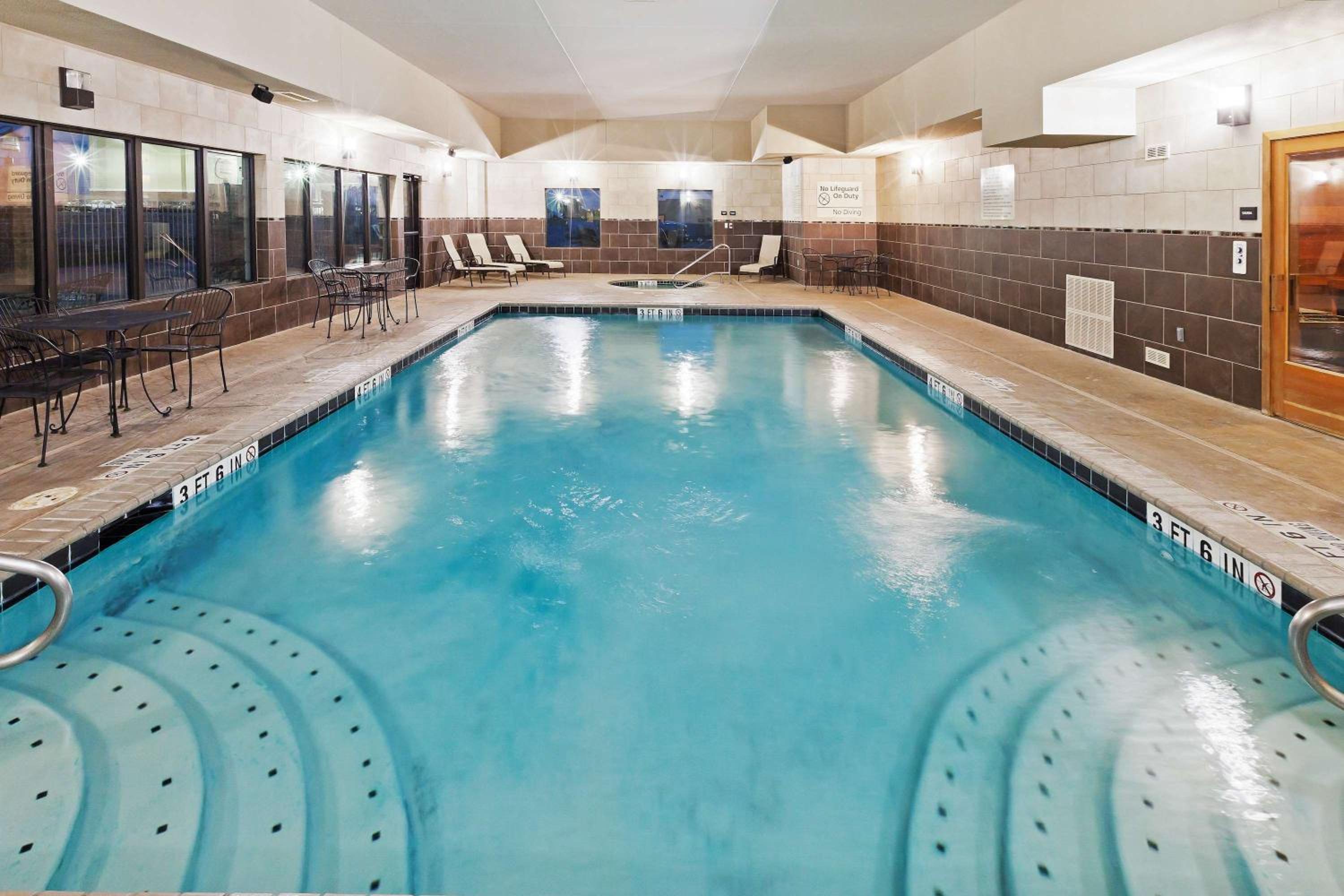Dumas Vacations - Hampton Inn  Suites Dumas - Property Image 4