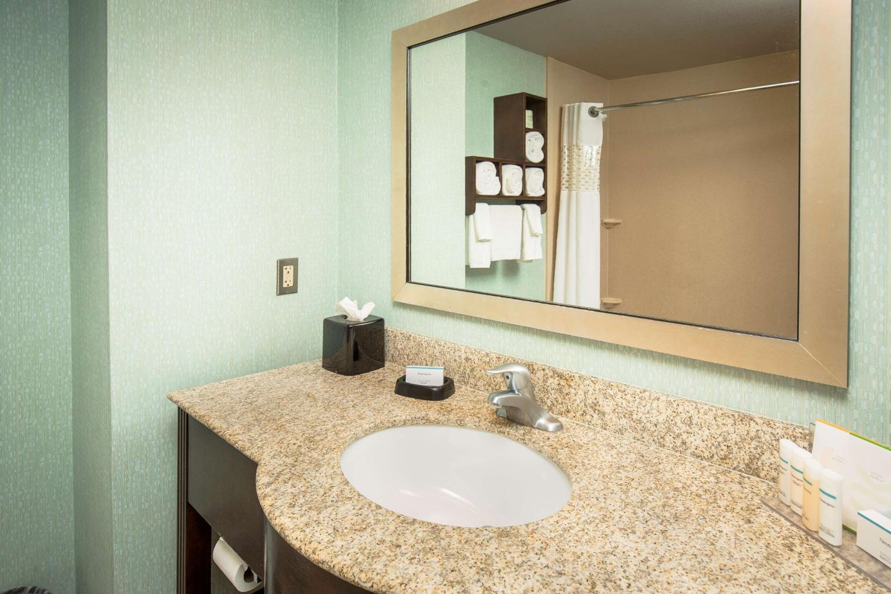 Hampton Inn Suites Suisun City Waterfront - Property Image 17