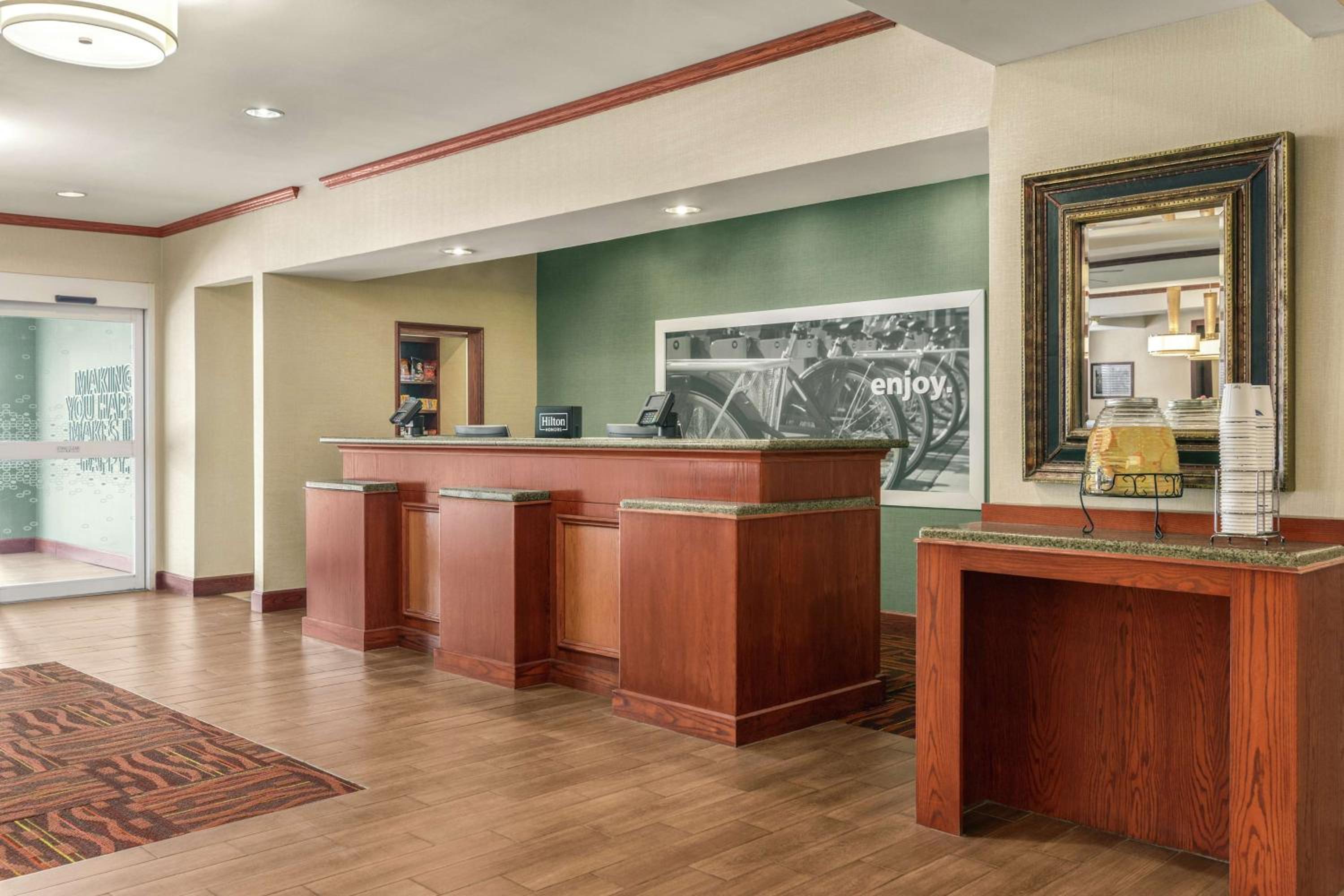 Athens Vacations - Hampton Inn Athens - Property Image 2