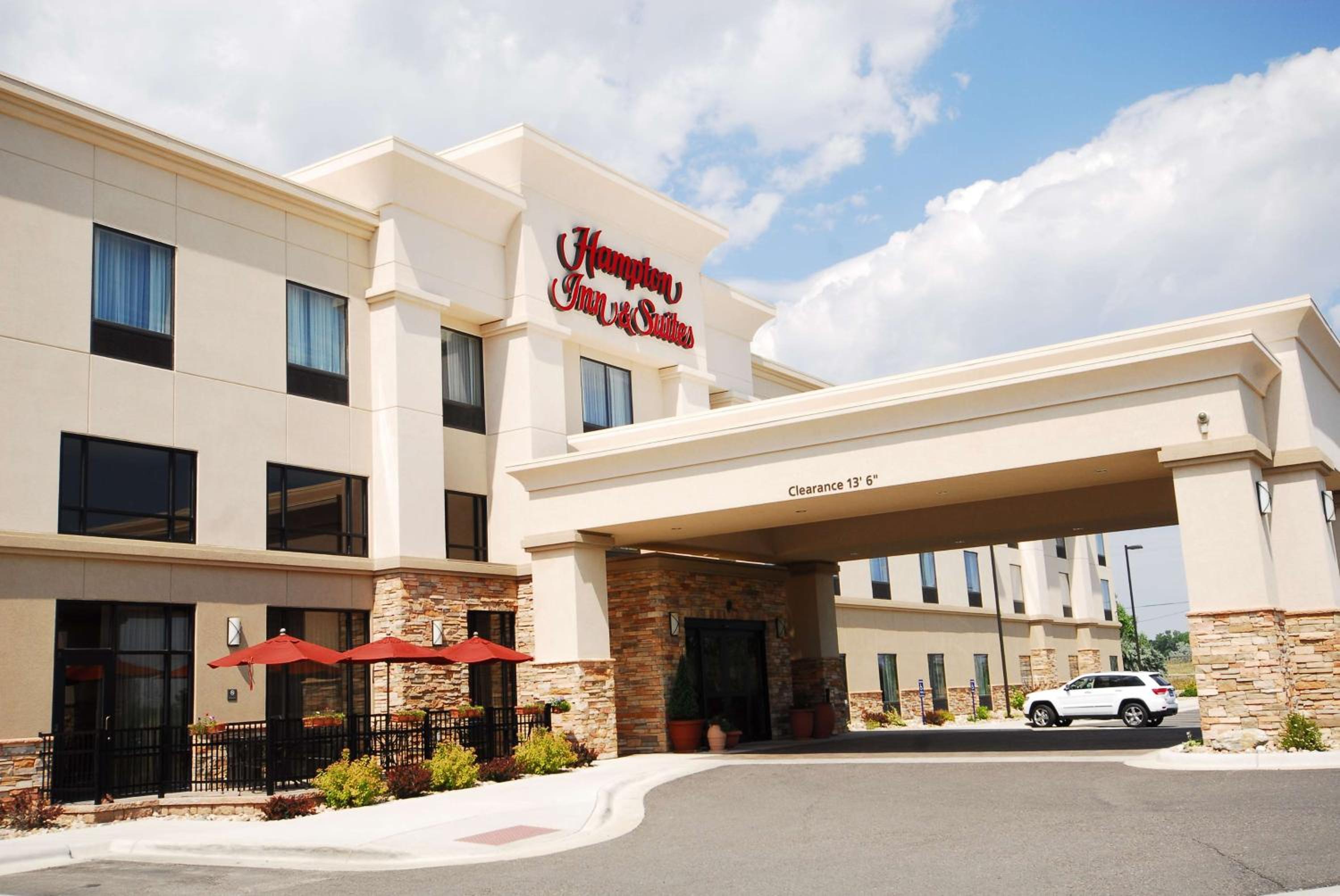 Buffalo Vacations - Hampton Inn  Suites Buffalo - Property Image 1