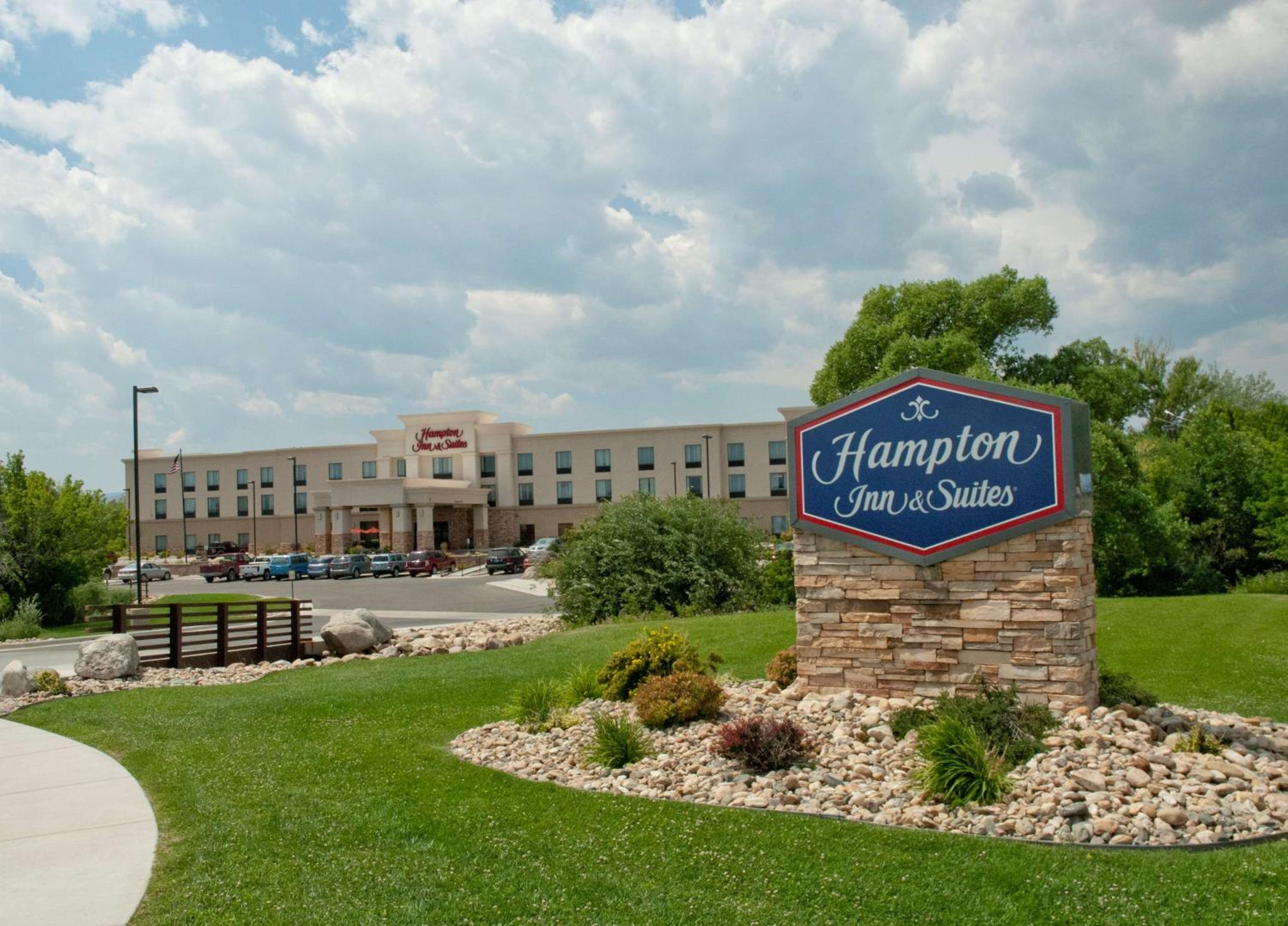 Buffalo Vacations - Hampton Inn  Suites Buffalo - Property Image 1