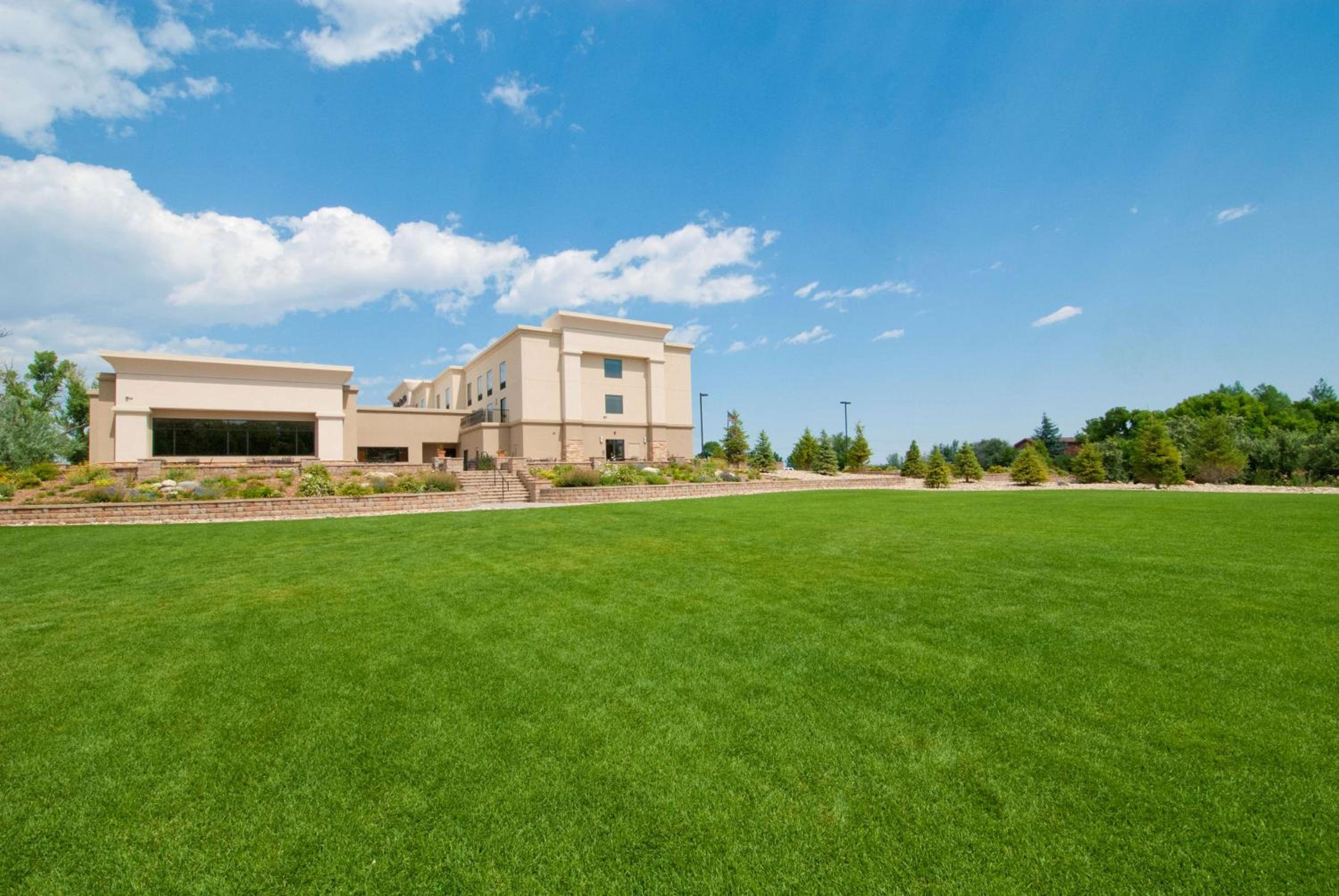 Buffalo Vacations - Hampton Inn  Suites Buffalo - Property Image 2