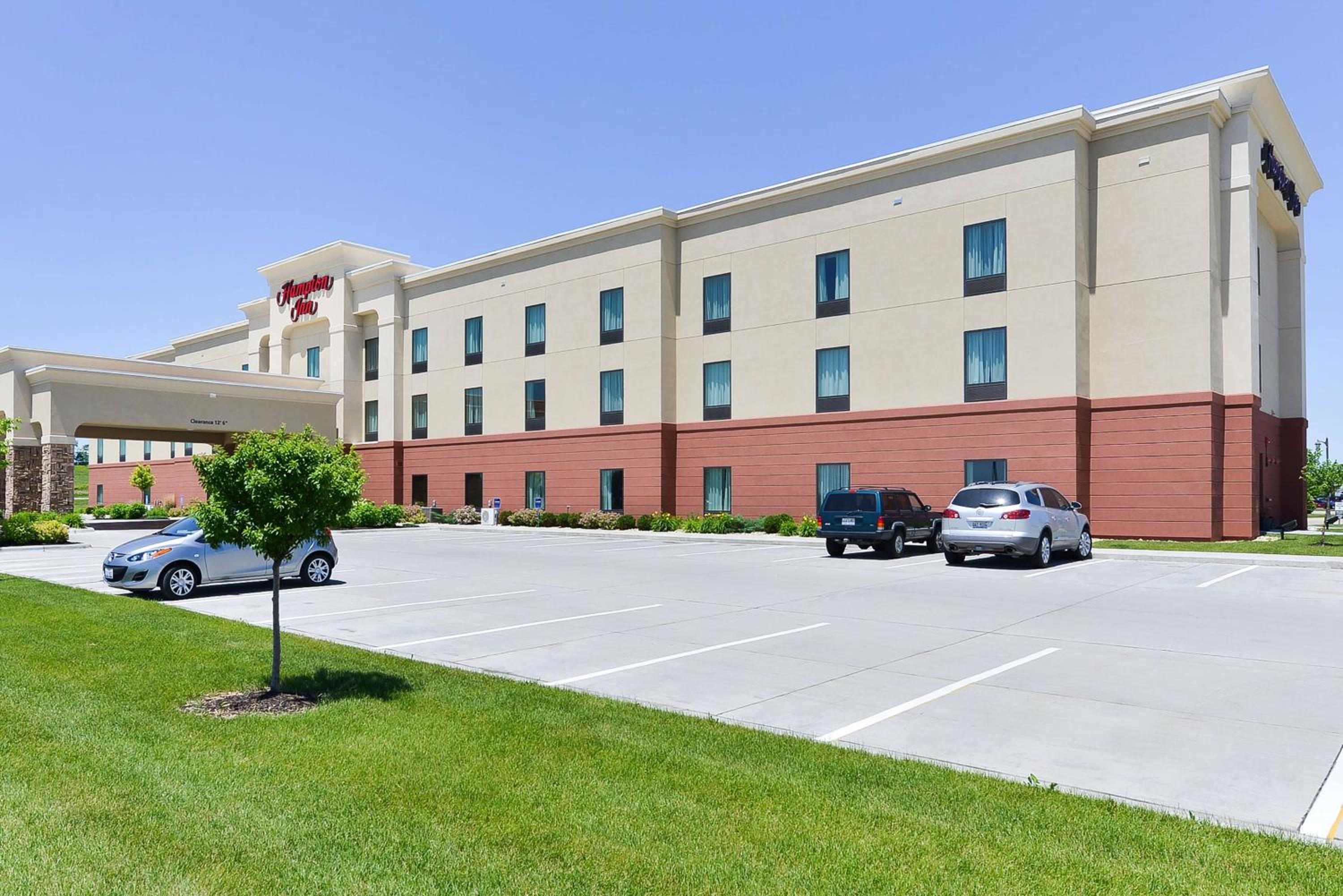 Hampton Inn Clinton view 3