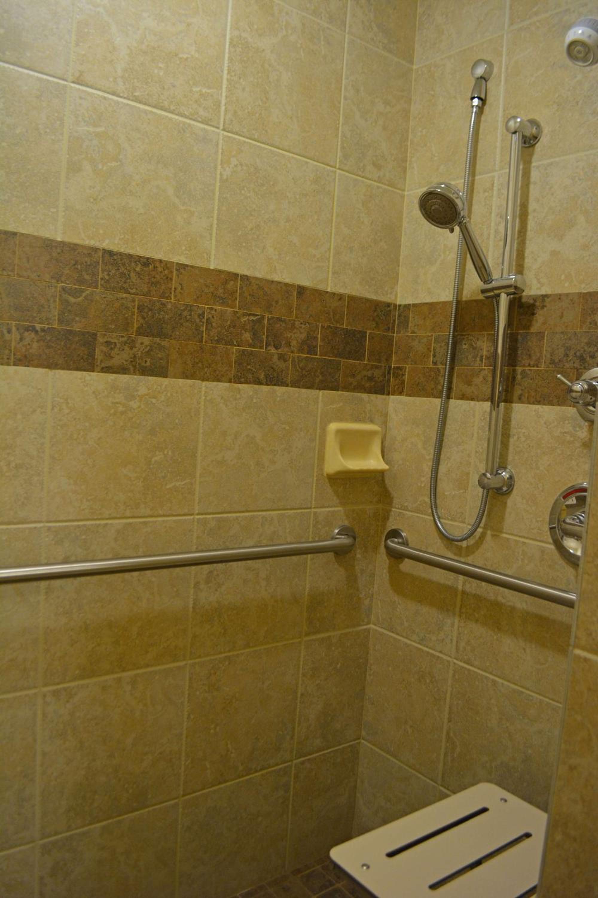 Buffalo Vacations - Hampton Inn  Suites Buffalo - Property Image 7