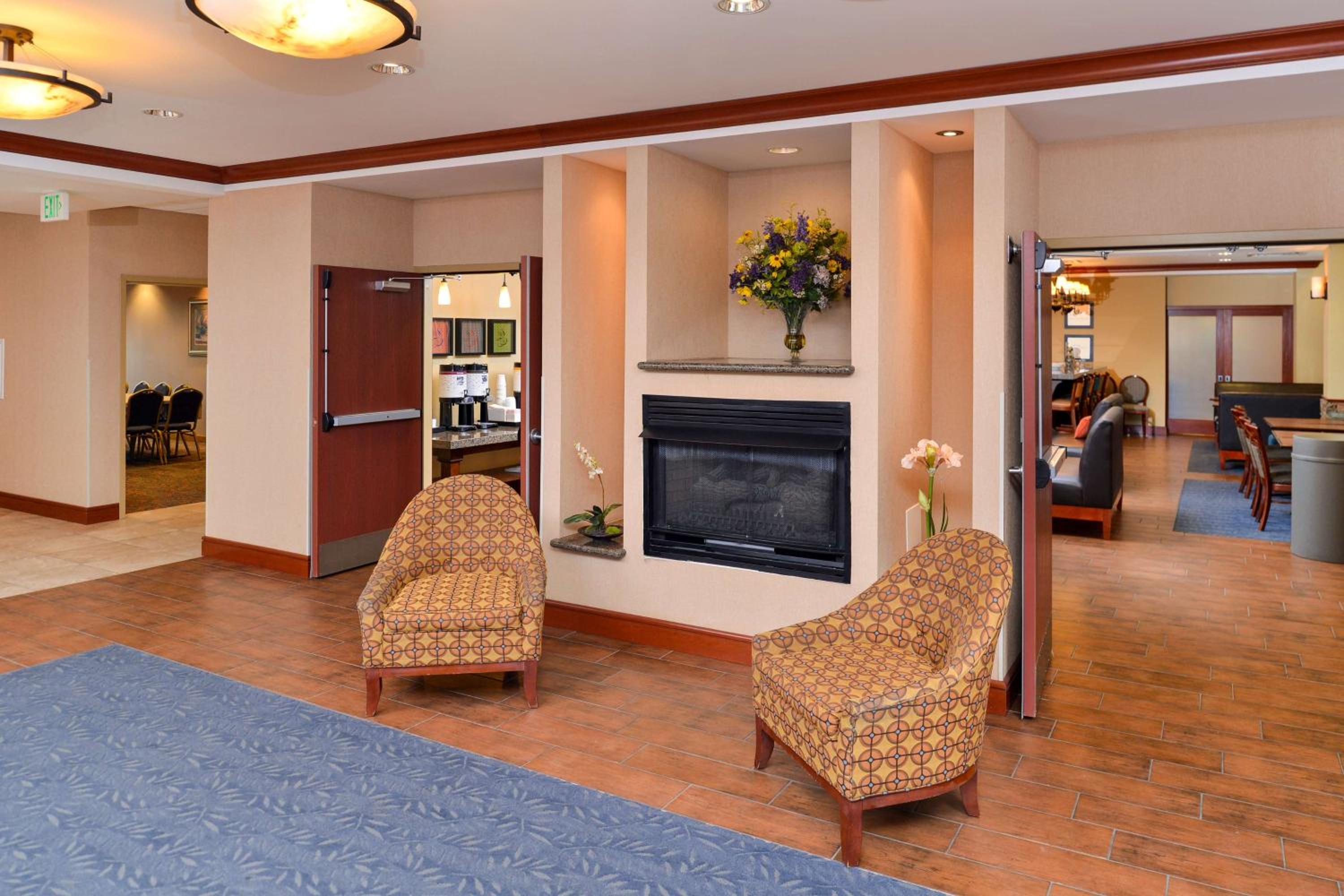 Evanston Vacations - Hampton Inn Evanston - Property Image 5