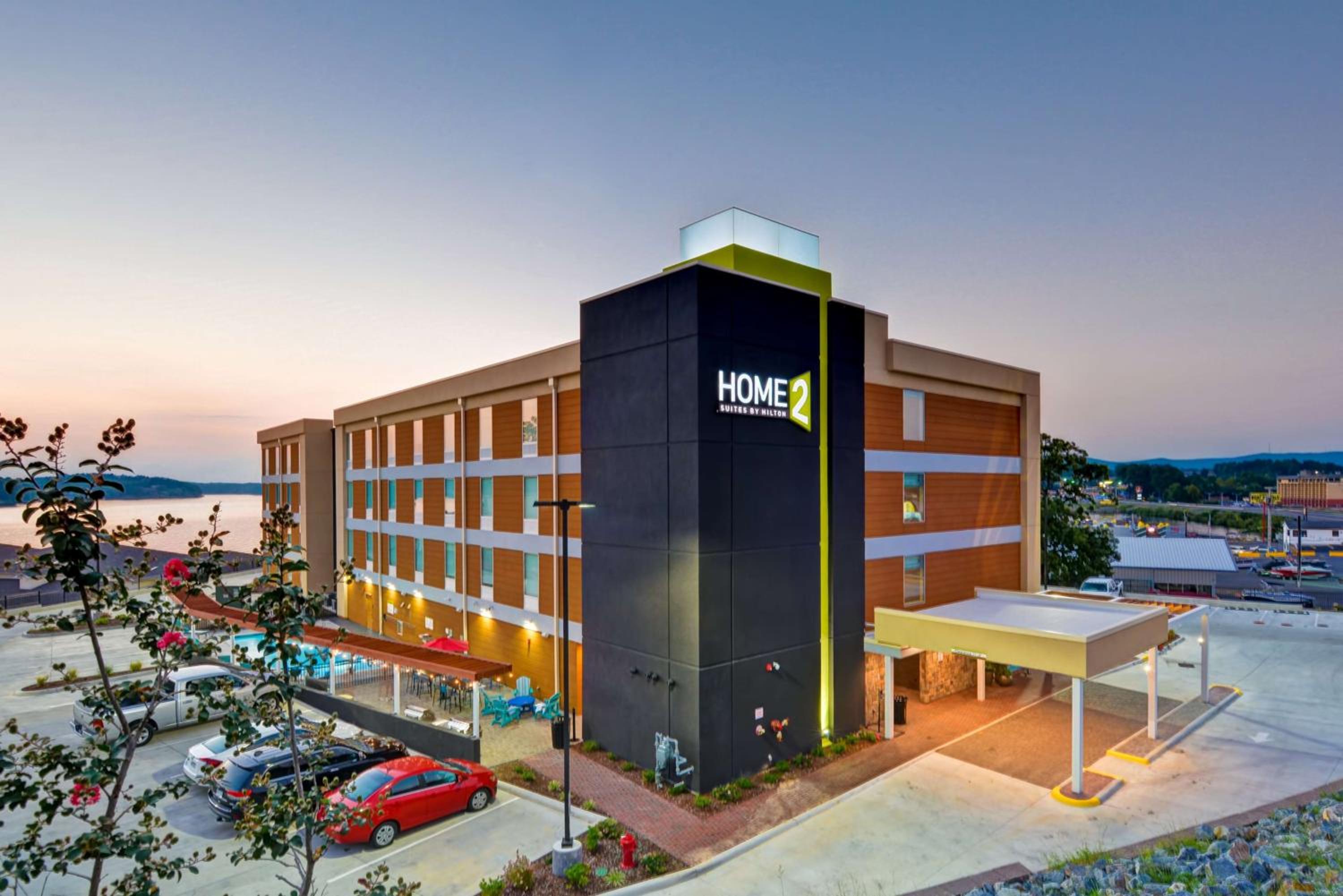 Hotel Home2 Suites By Hilton Hot Springs - Image 1