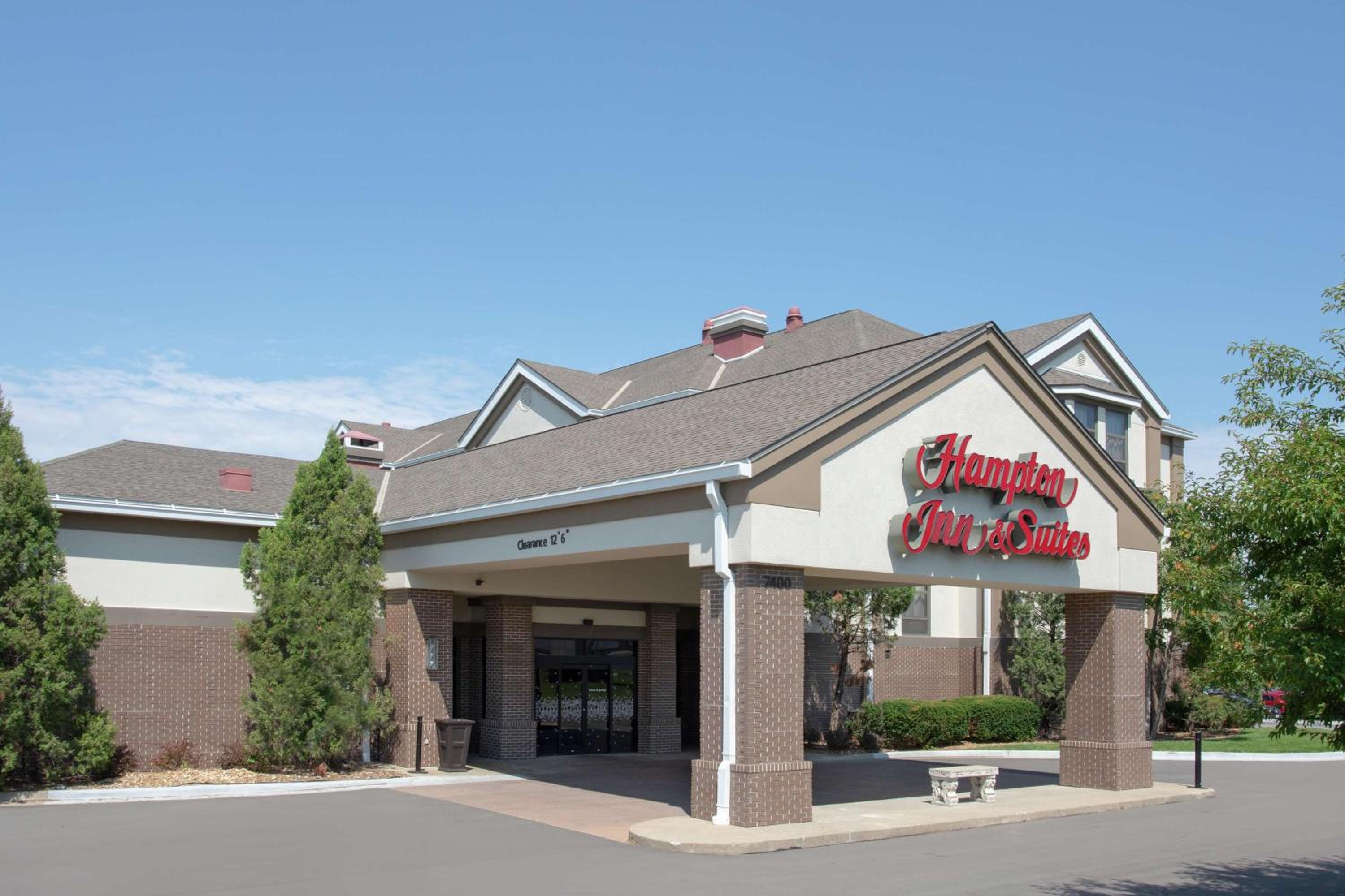 Kansas City Vacations - Hampton Inn  Suites Kansas City-Merriam - Property Image 1