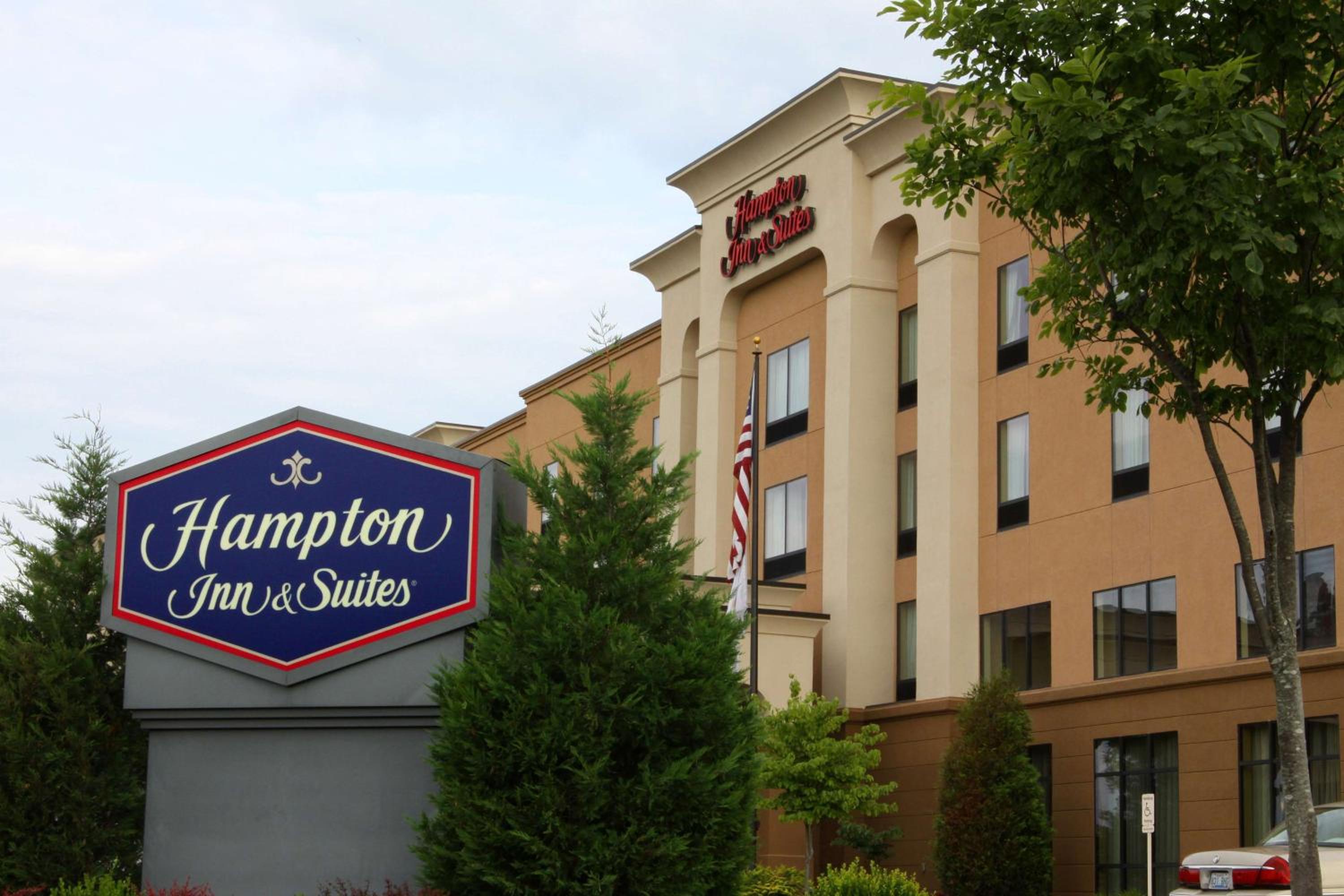 Hotel Hampton Inn & Suites Paducah - Image 1