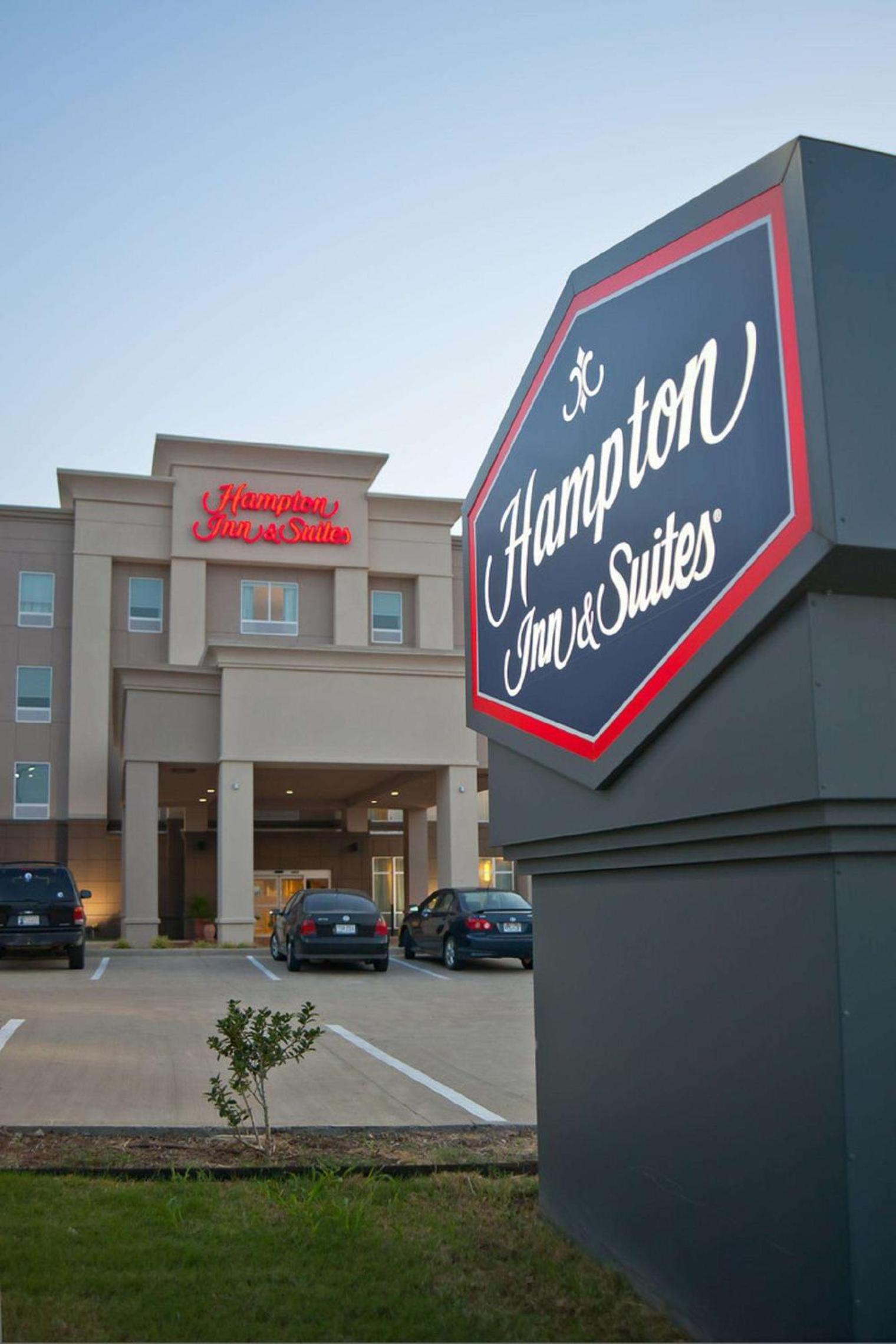 Denison Vacations - Hampton Inn  Suites Denison - Property Image 1