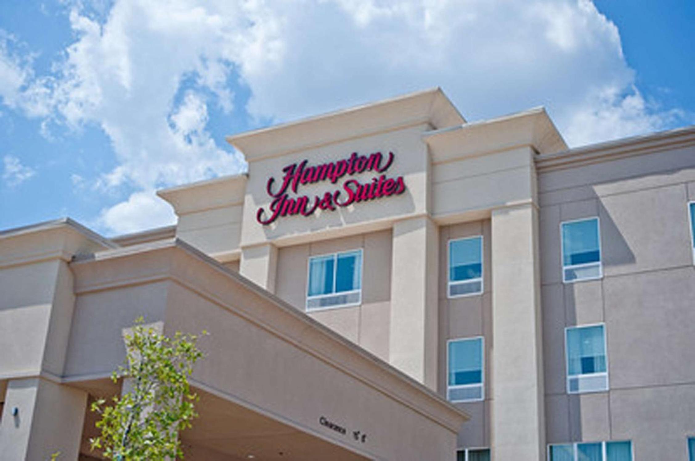 Durant Vacations - Hampton Inn  Suites Denison - Property Image 3