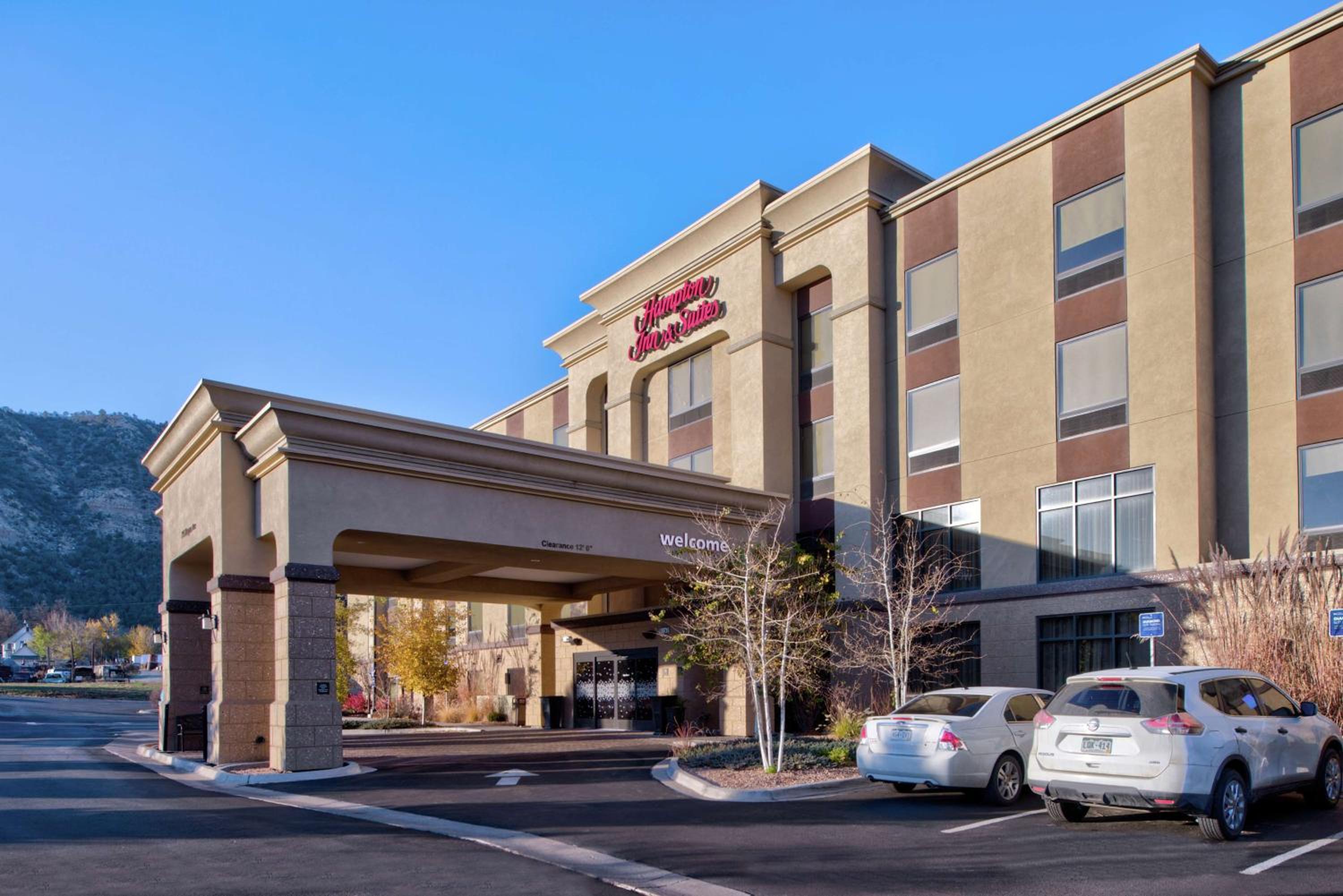 Glenwood Springs Vacations - Hampton Inn  Suites Rifle - Property Image 1