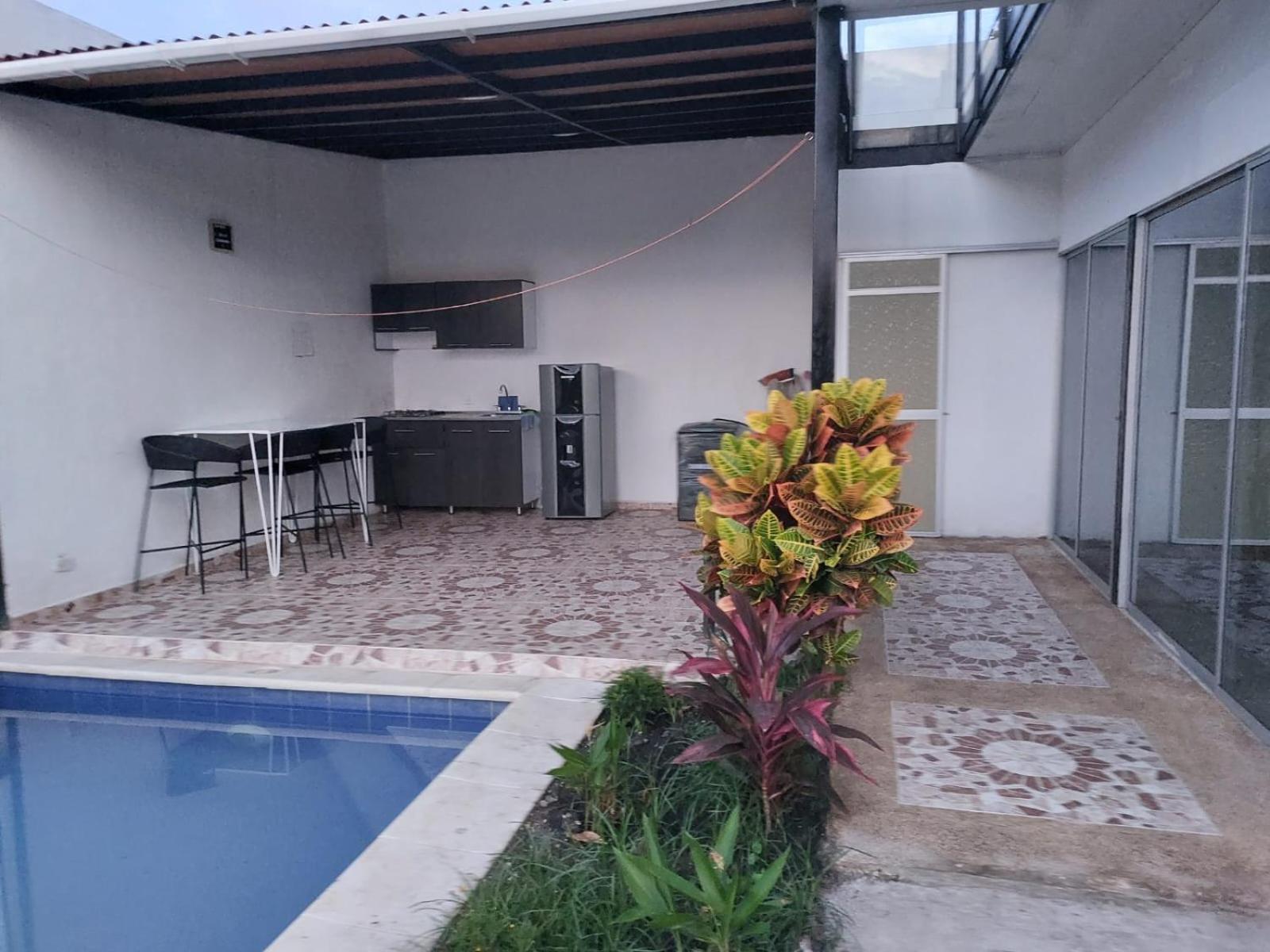 CASA CON PISCINA PRIVADA RICAURTE