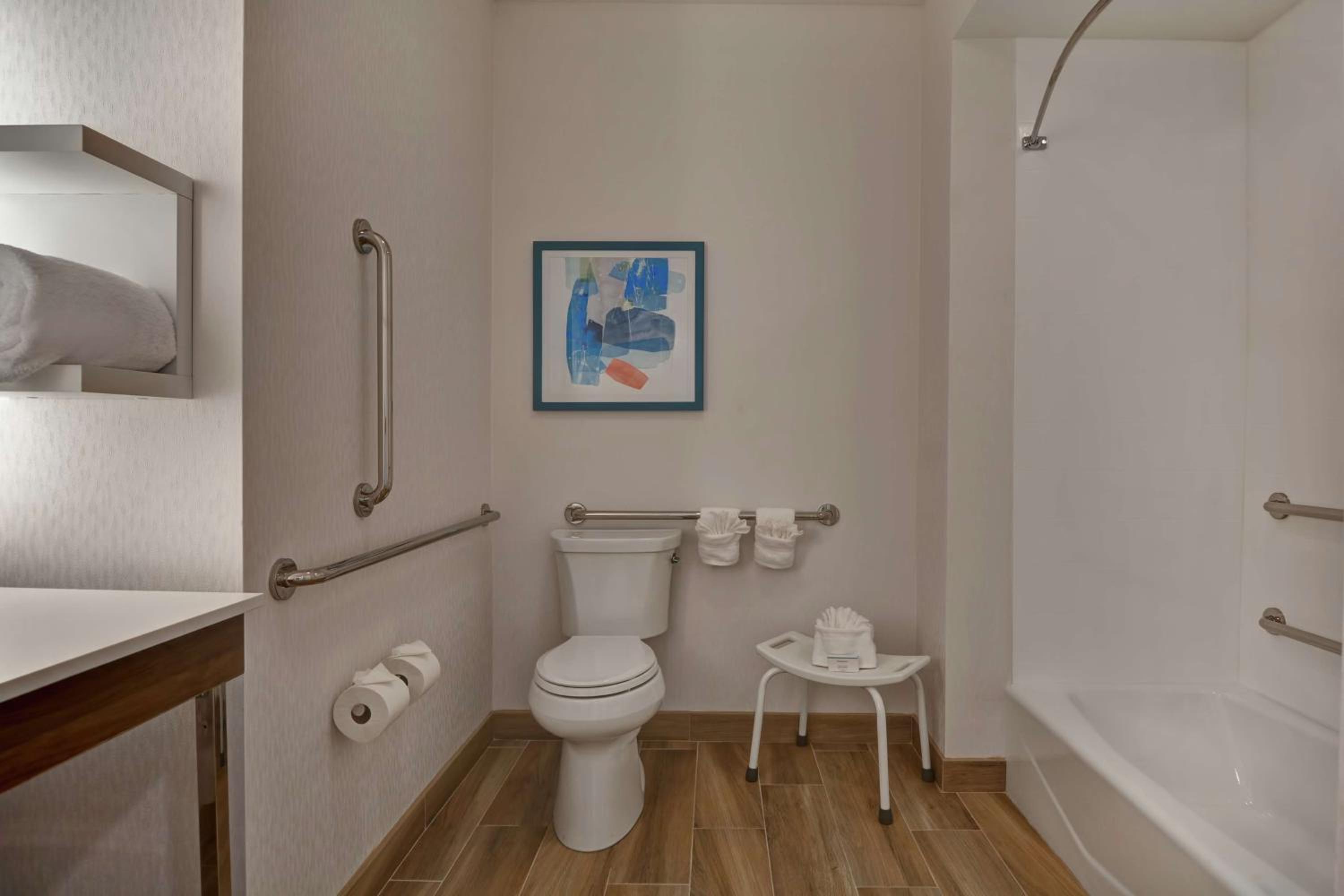 San Diego Vacations - Hampton Inn Chula Vista Eastlake - Property Image 1