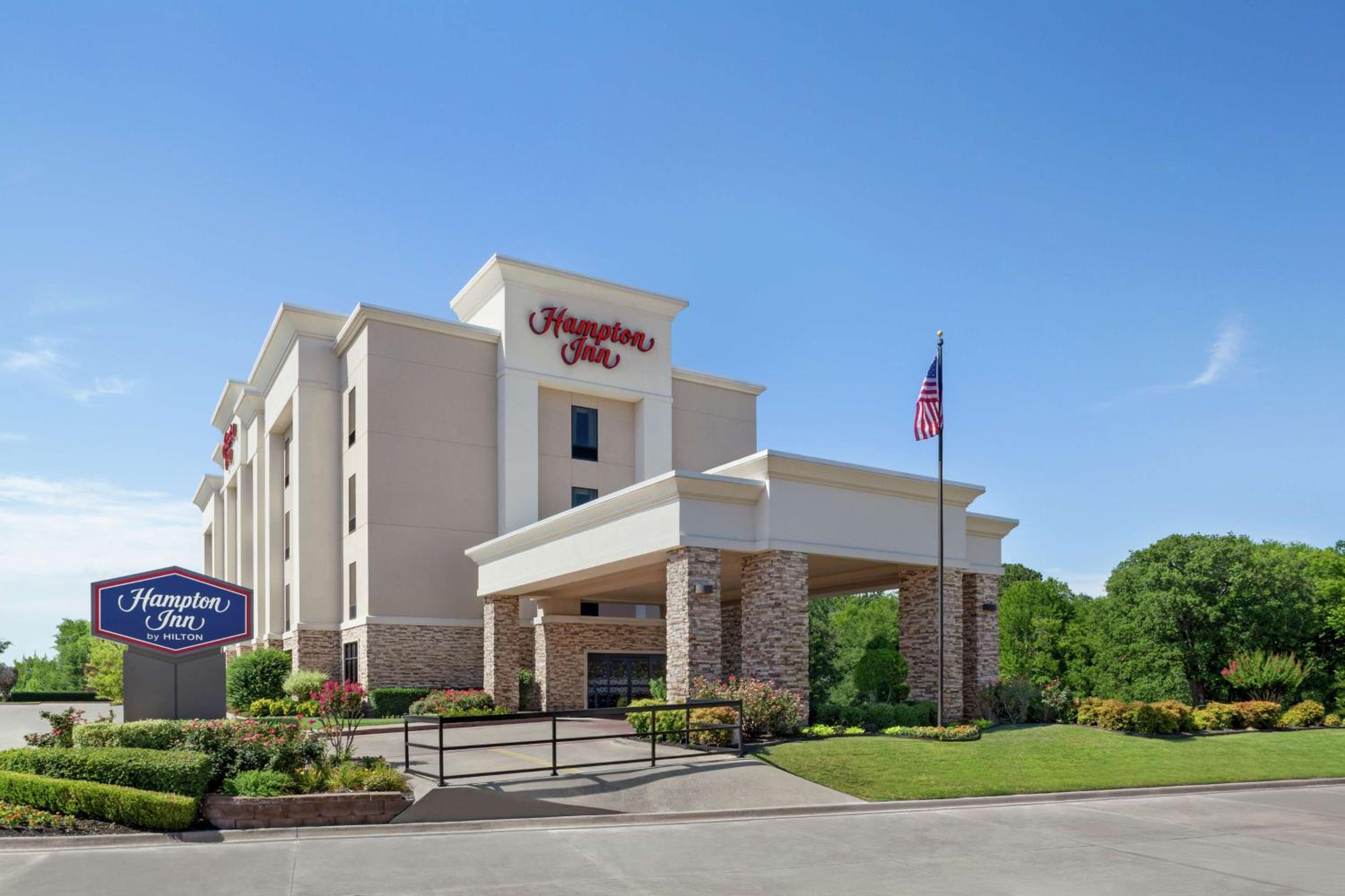 Sulphur Springs Vacations - Hampton Inn Sulphur Springs - Property Image 2