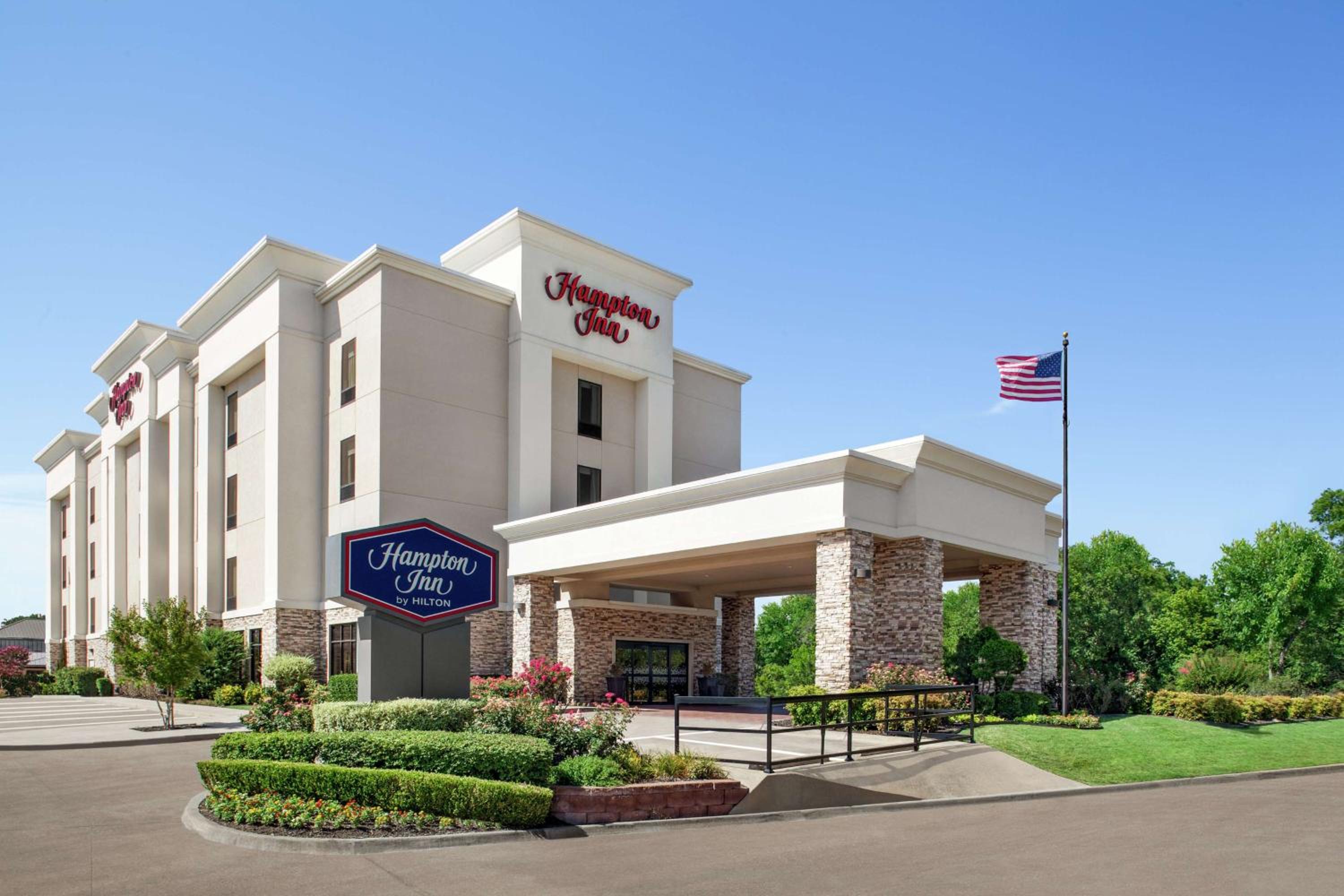 Sulphur Springs Vacations - Hampton Inn Sulphur Springs - Property Image 1
