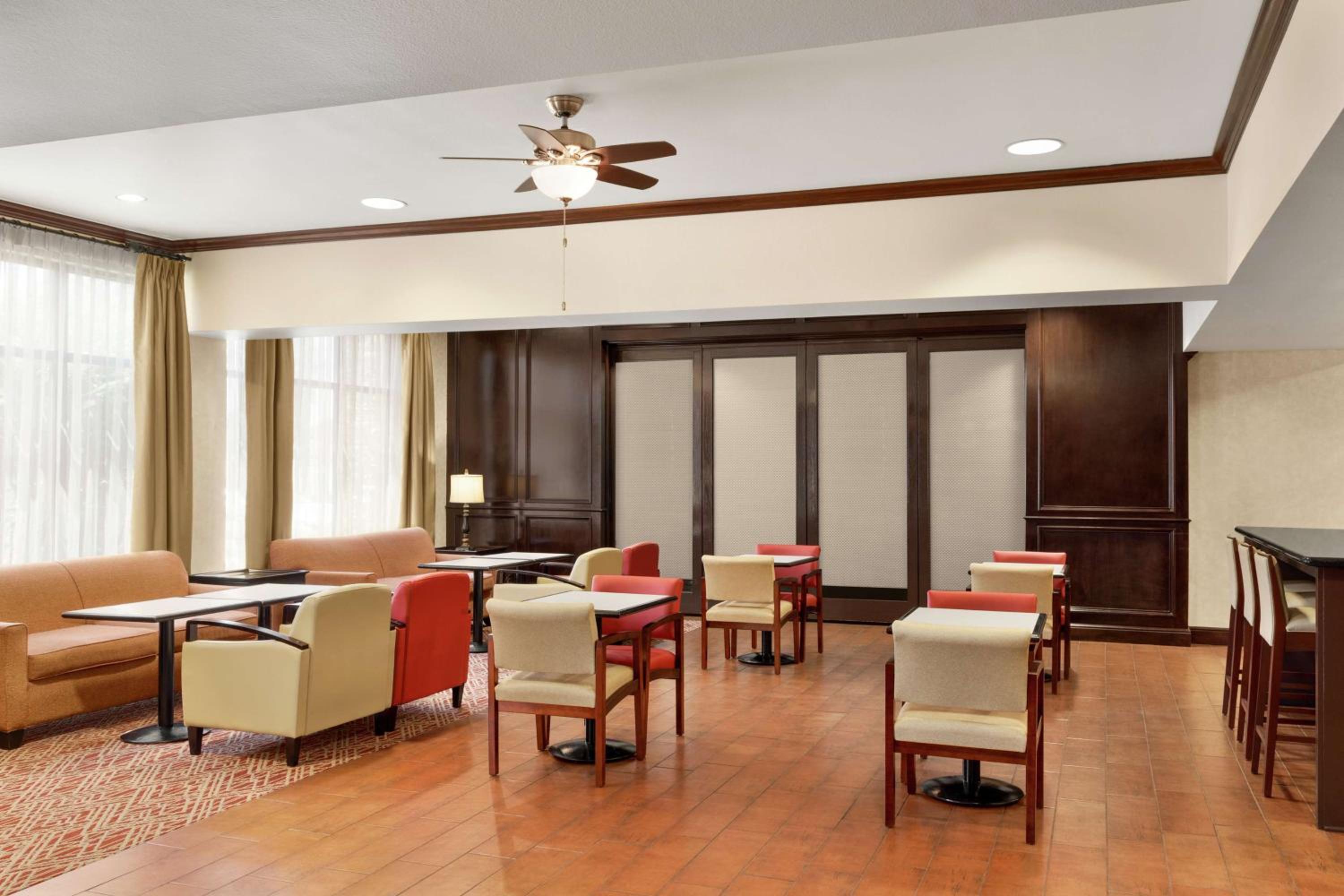 Sulphur Springs Vacations - Hampton Inn Sulphur Springs - Property Image 3