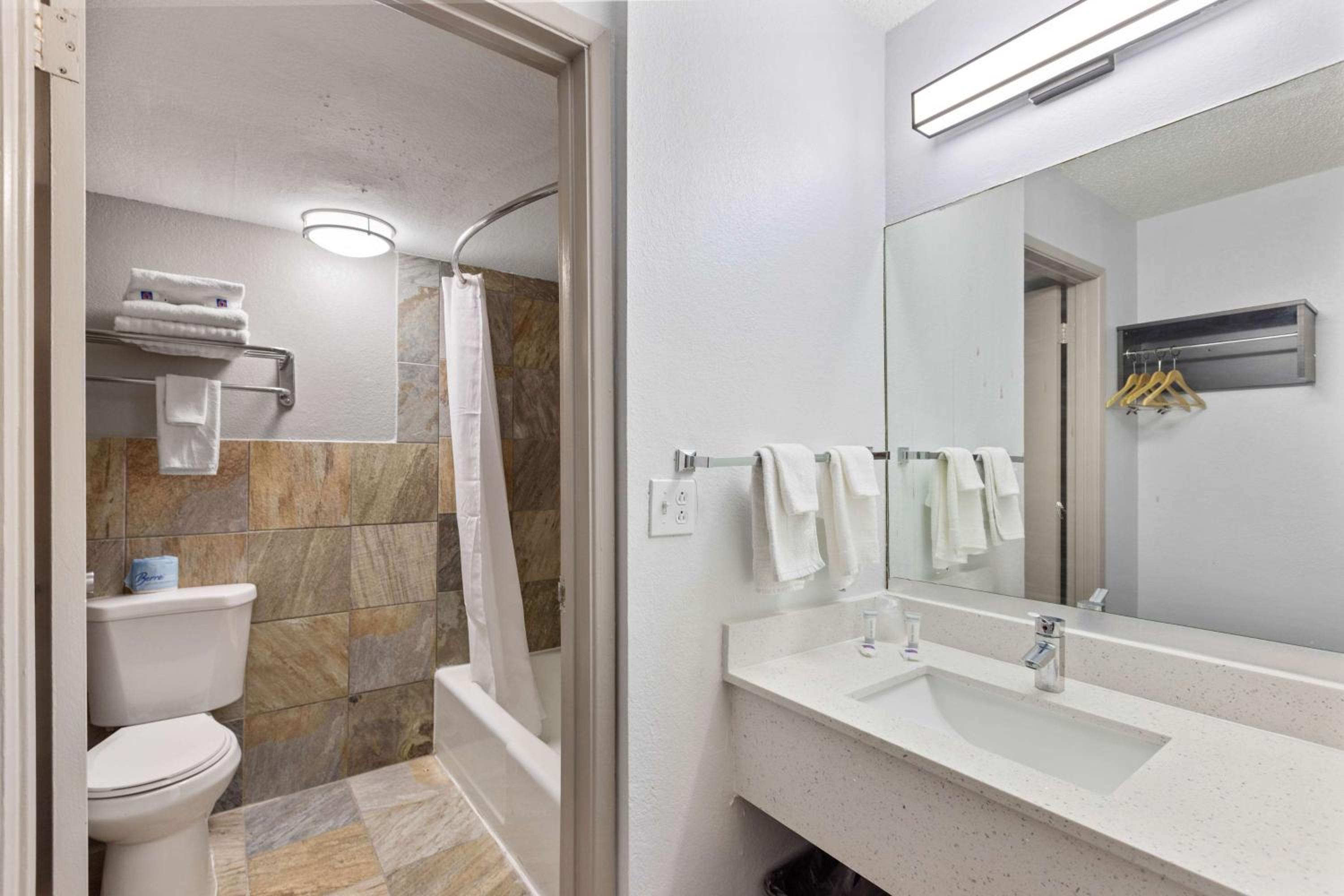 Pecos Vacations - Motel 6 Pecos TX - Property Image 9