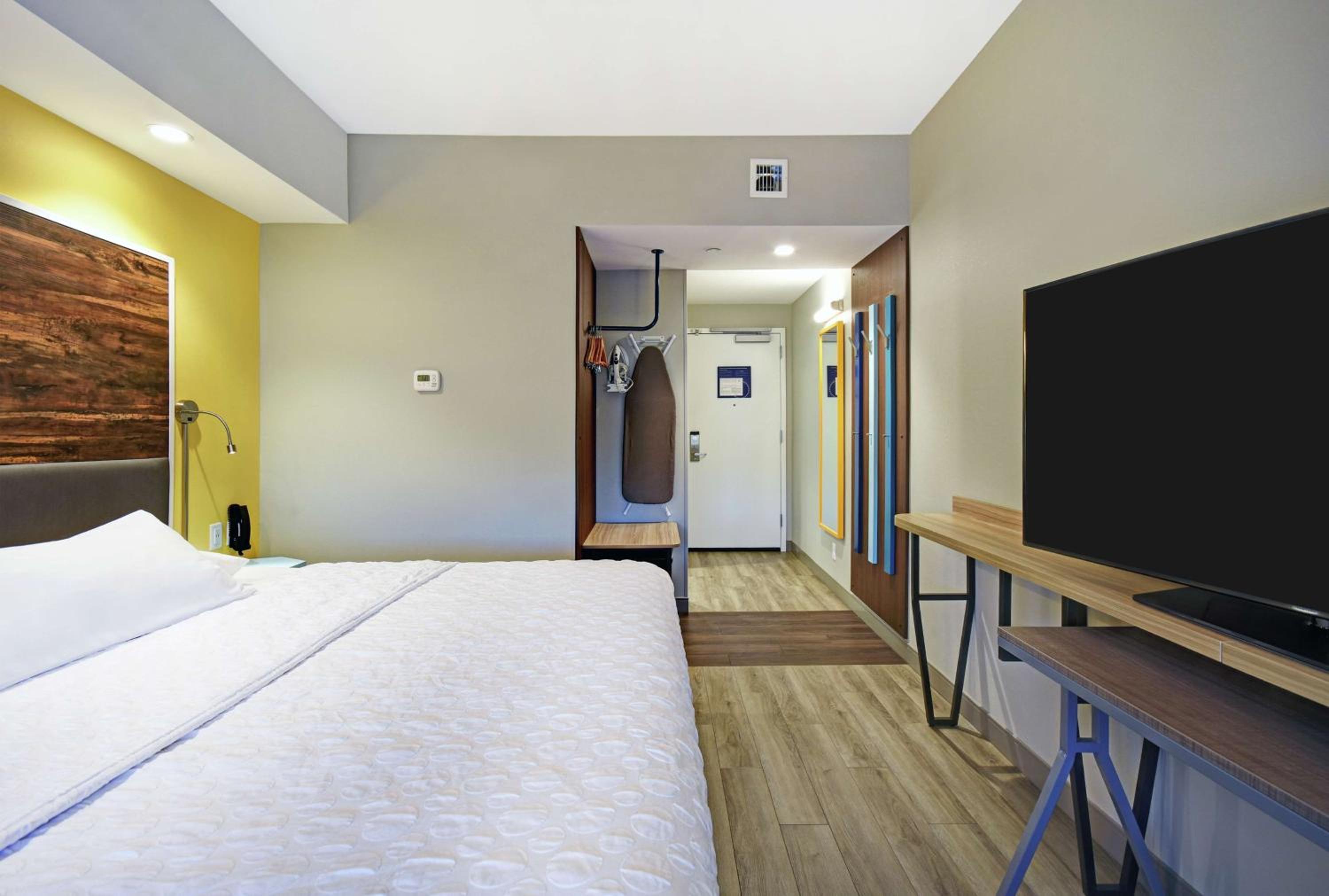Tru By Hilton Portland Airport Area Me - Property Image 9