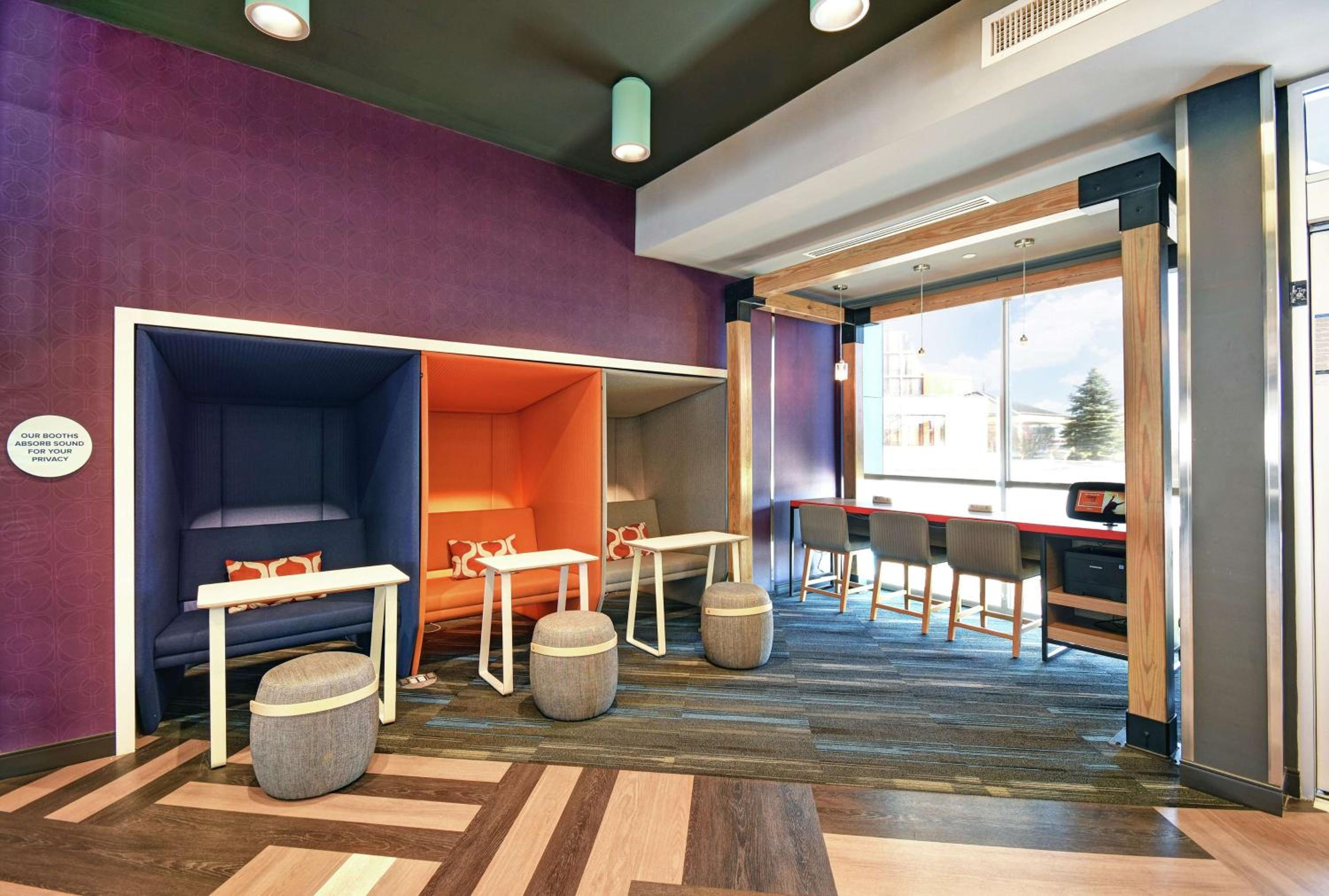 Tru By Hilton Portland Airport Area Me - Property Image 2