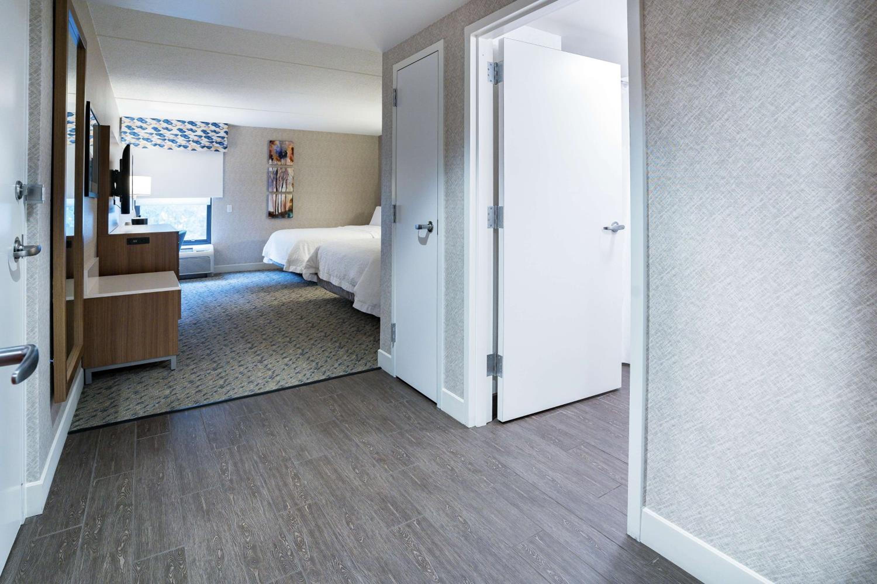 Scranton Vacations - Hampton Inn Clarks Summit - Property Image 3