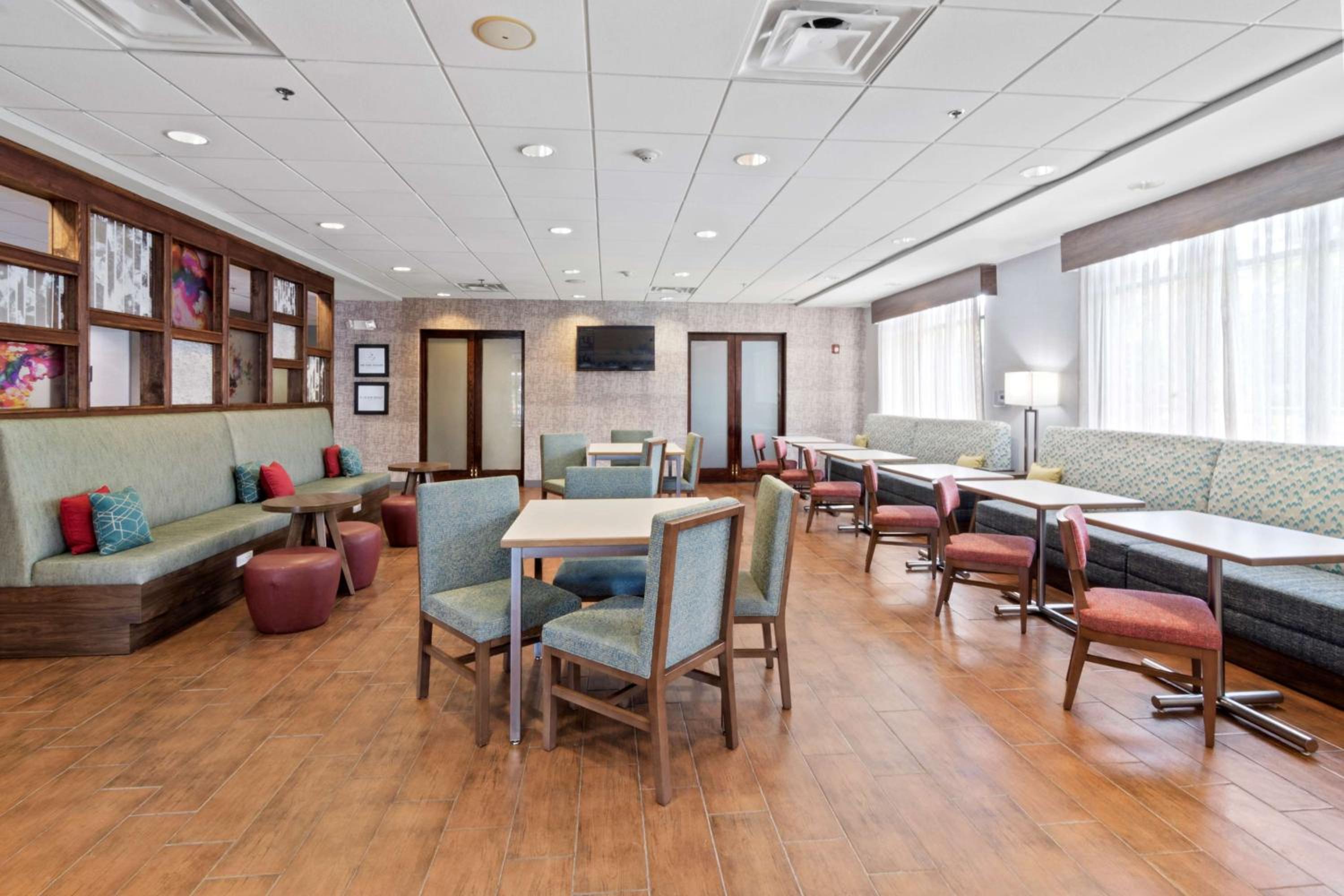 Kingsland Vacations - Hampton Inn Kingsland - Property Image 21