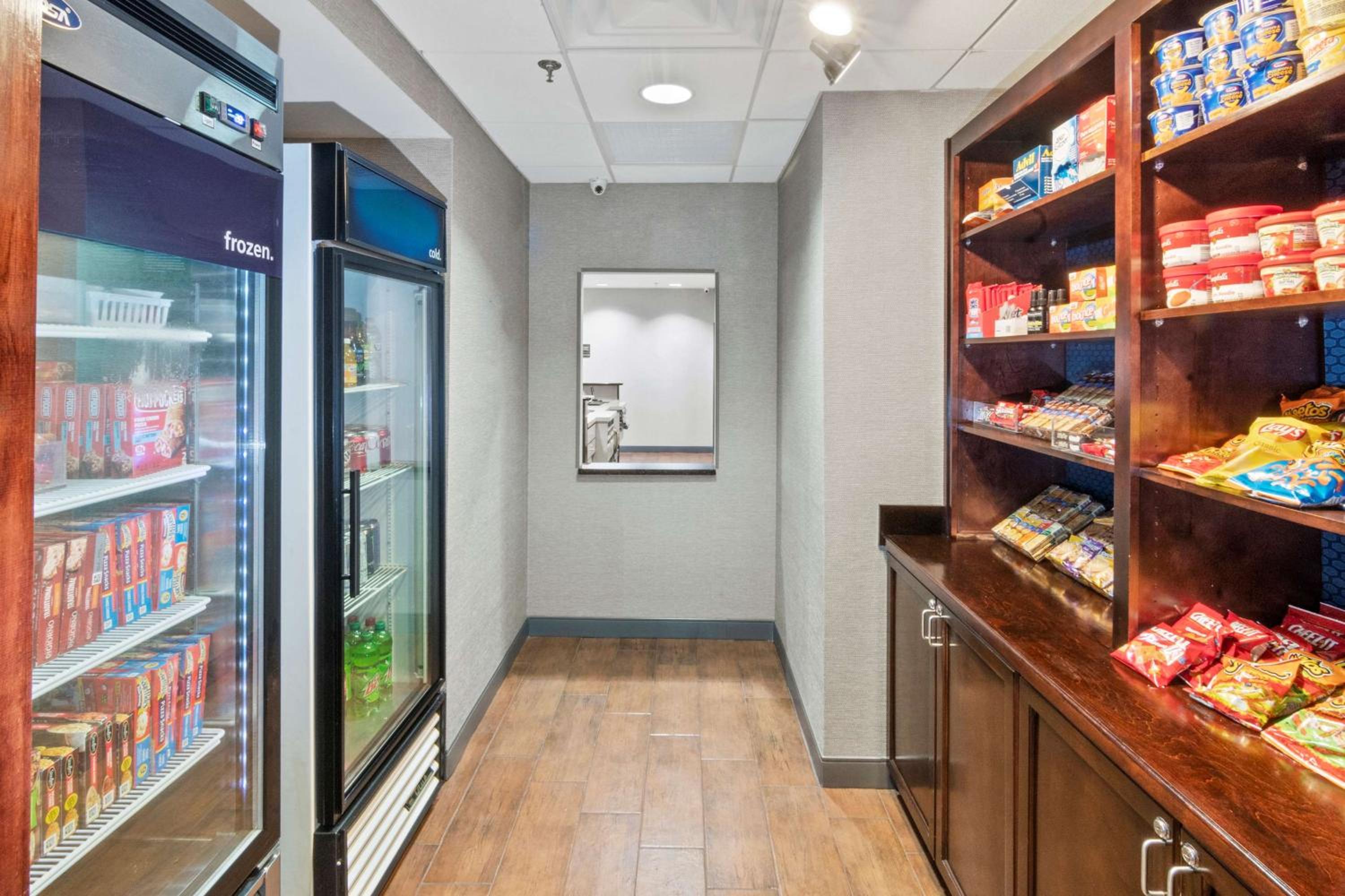 Kingsland Vacations - Hampton Inn Kingsland - Property Image 14