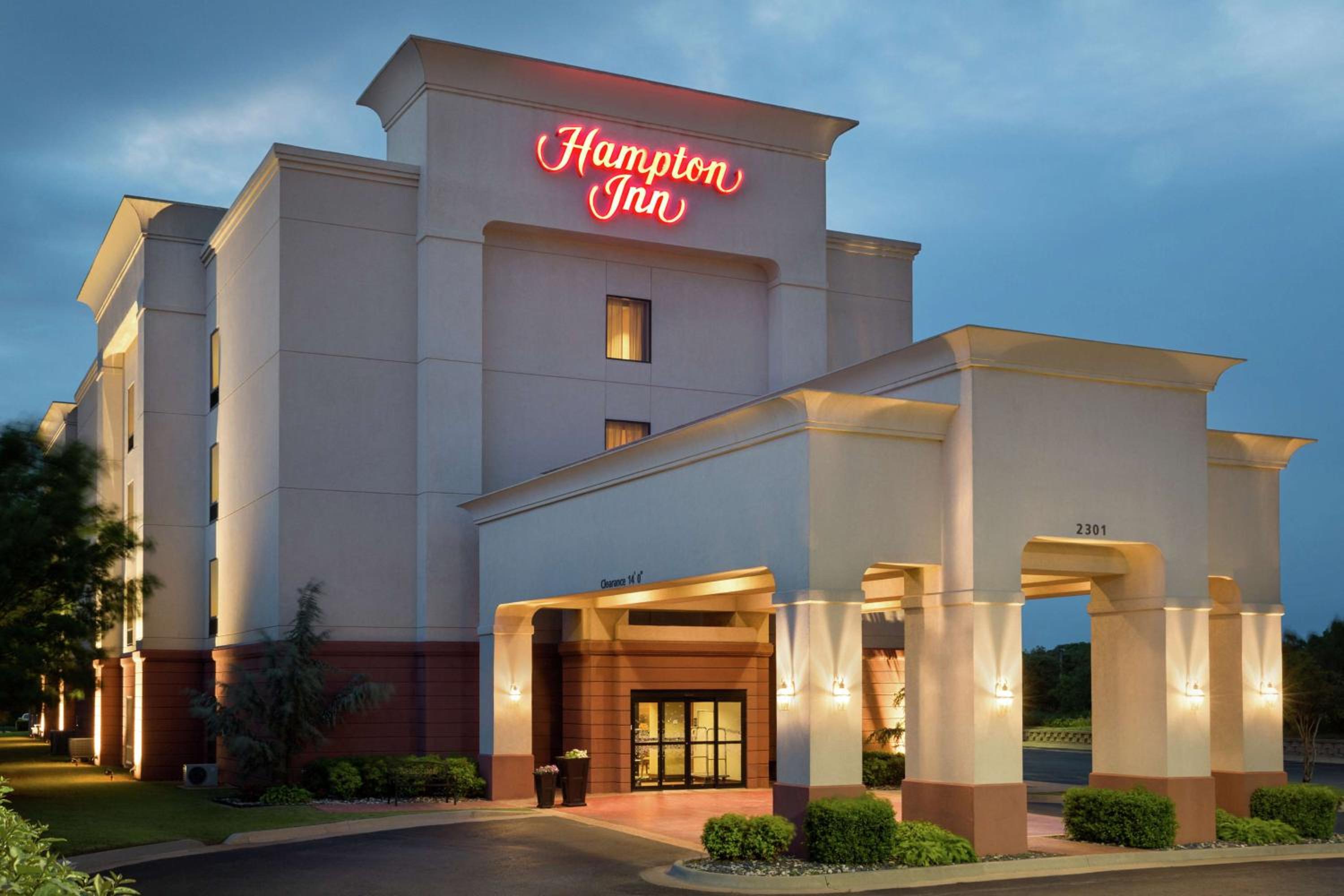 Lawton Vacations - Hampton Inn Duncan - Property Image 2