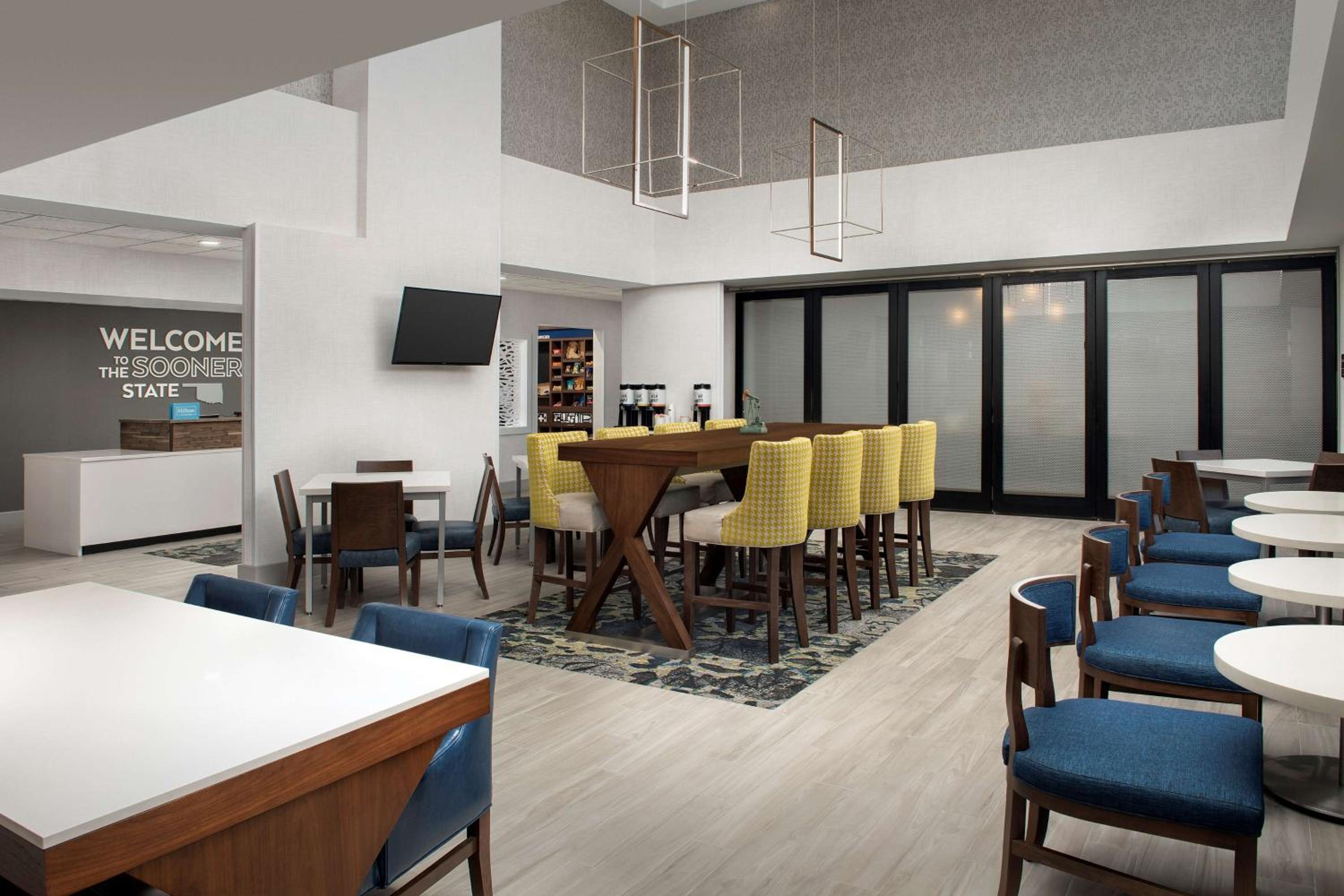 Lawton Vacations - Hampton Inn Duncan - Property Image 5