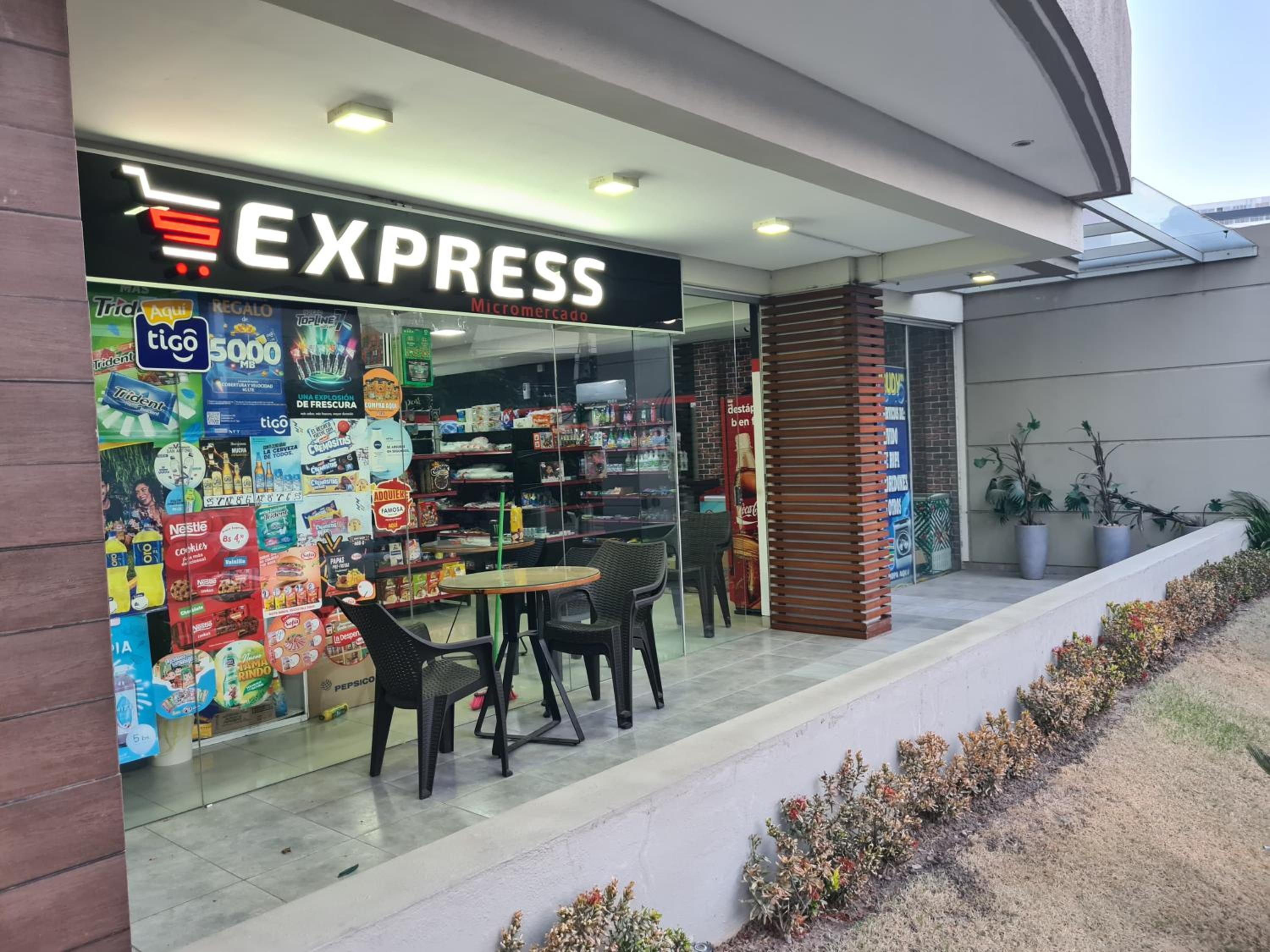 Moderno Monoambiente Amoblado en Equipetrol