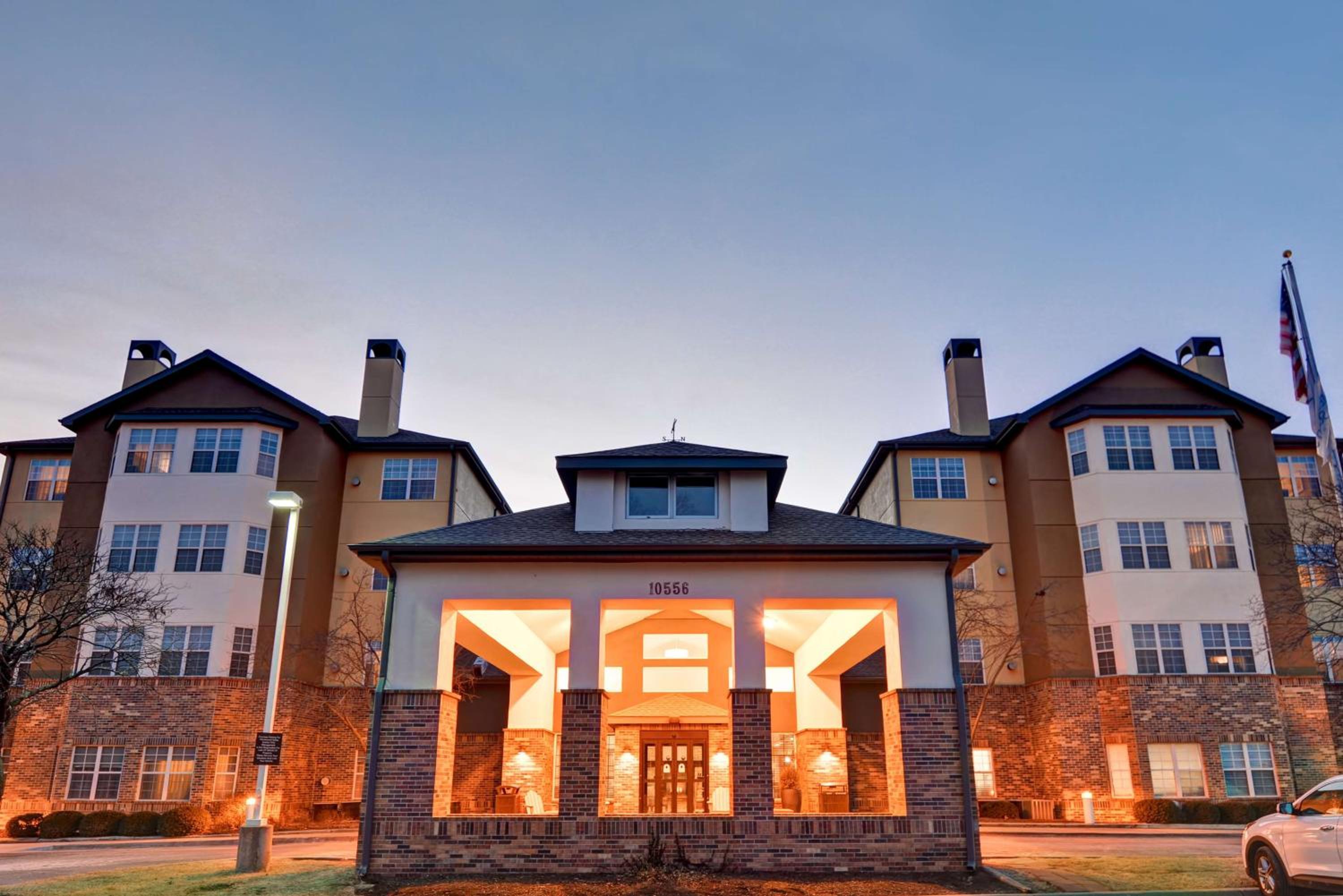 Kansas City Vacations - Homewood Suites by Hilton Kansas City/Overland Park - Property Image 1